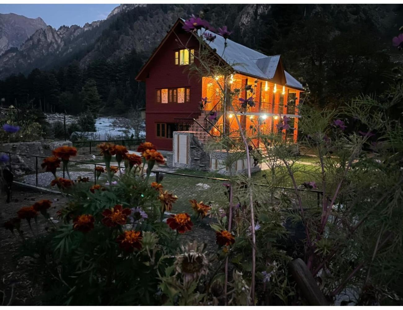 Farah's Homestay, Jammu & Kashmir view 5