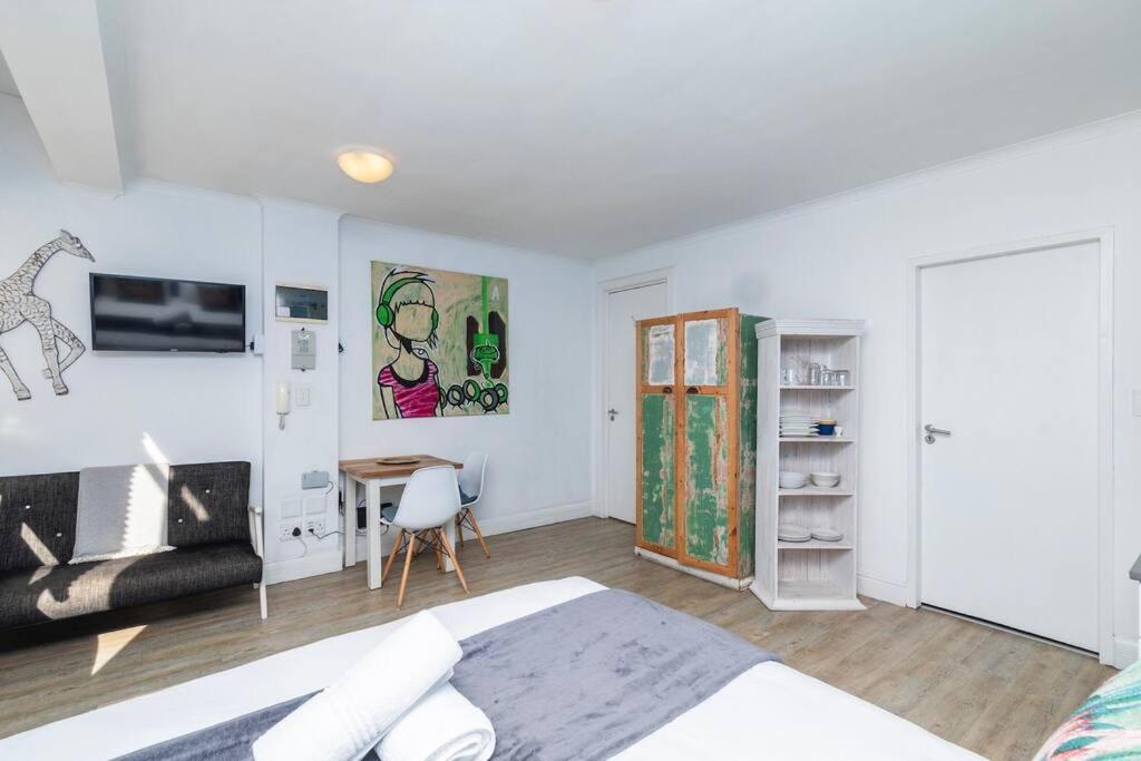 Cozy Studio Apartment