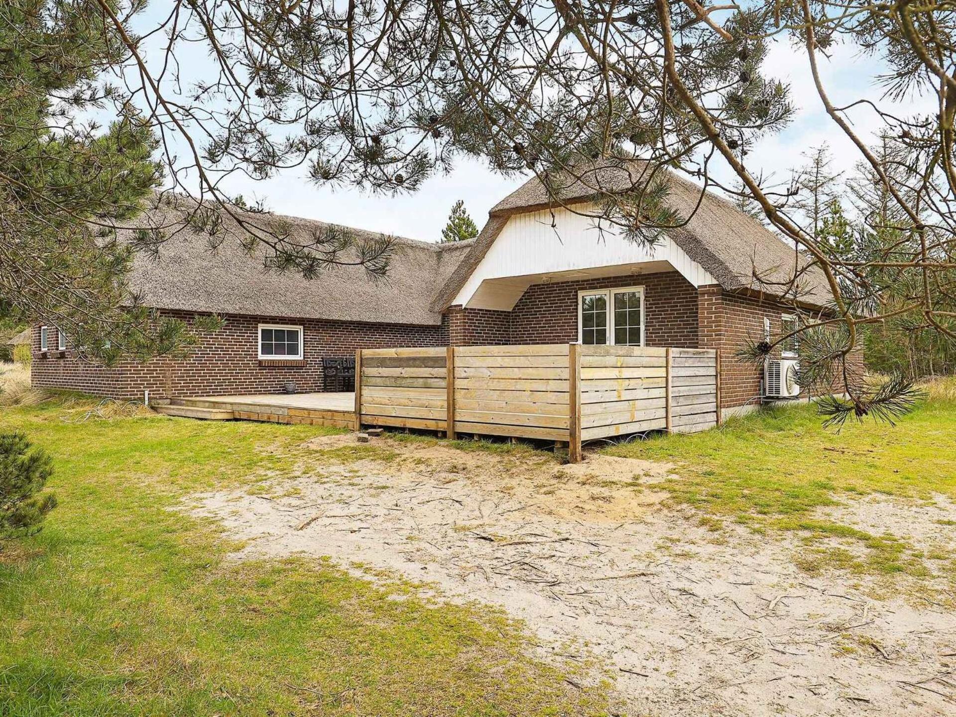 Lovely Holiday Home With Swimming Pool,