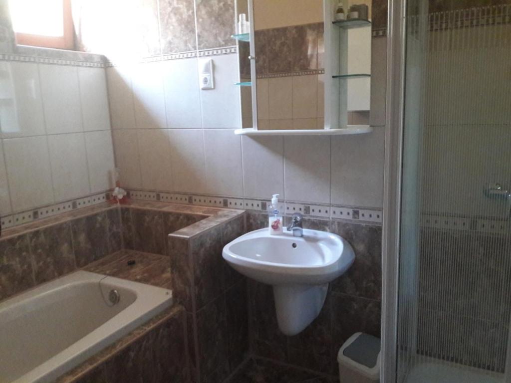 Napsugár Apartman