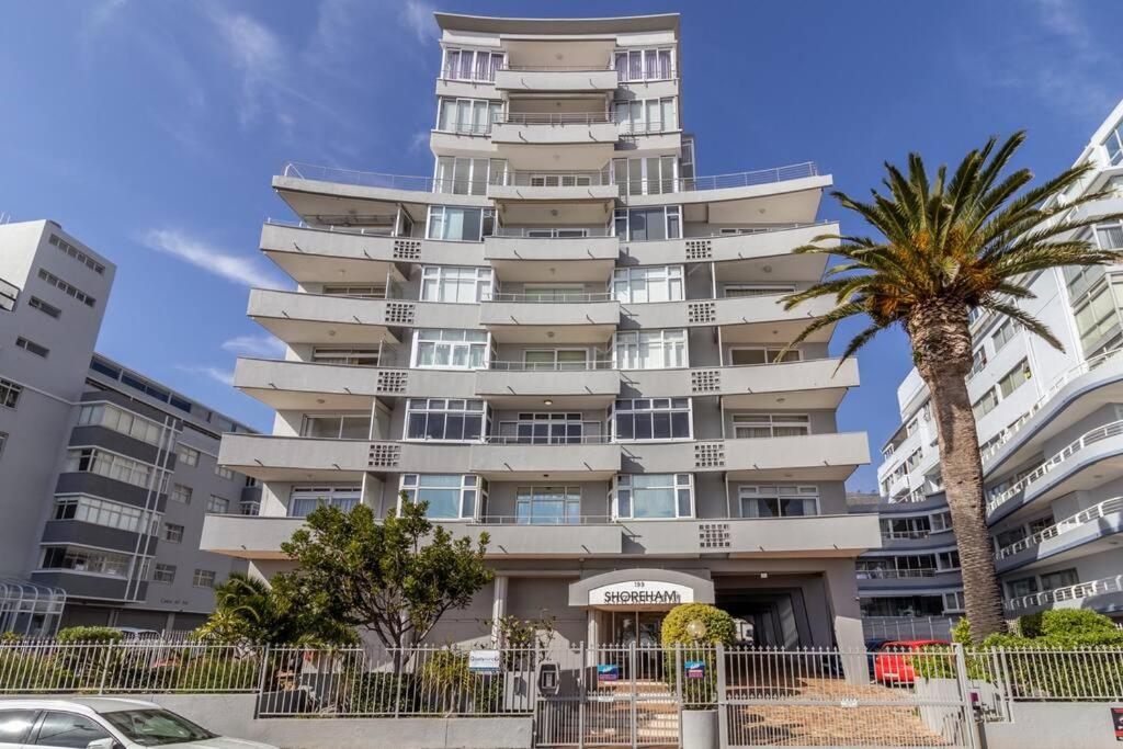 Hotel Luxurious Seaside Apartment