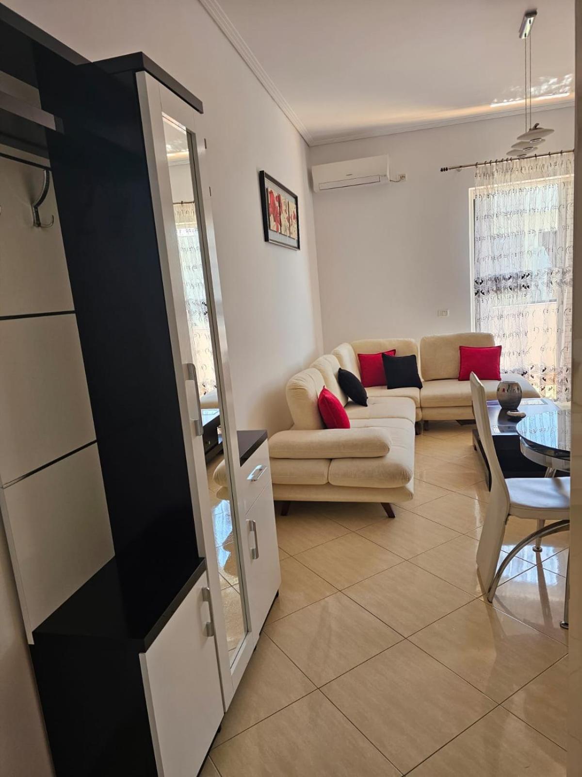 Klajdi Apartaments