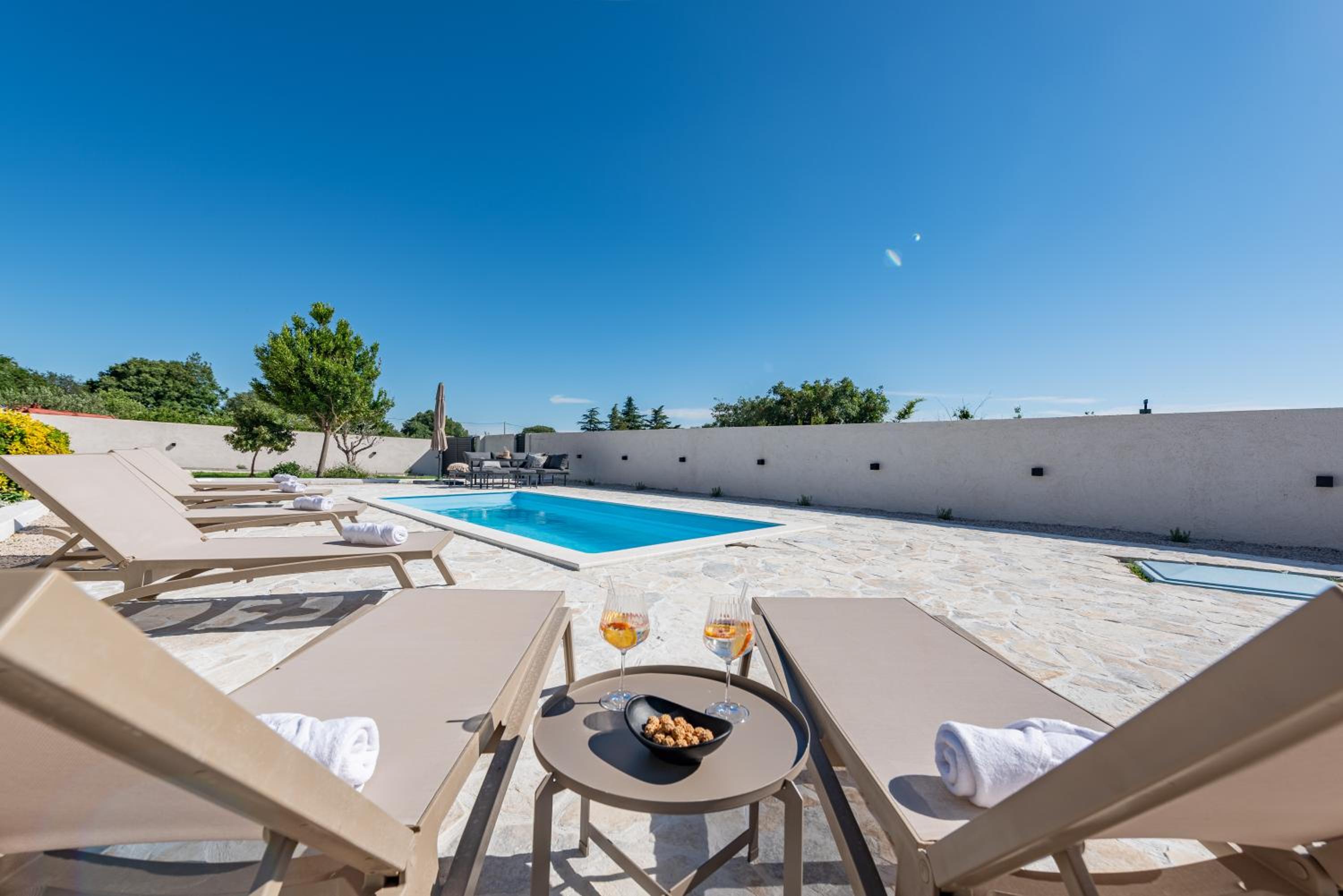 Holiday Home LaMar - with heated pool and whirlpool view 3
