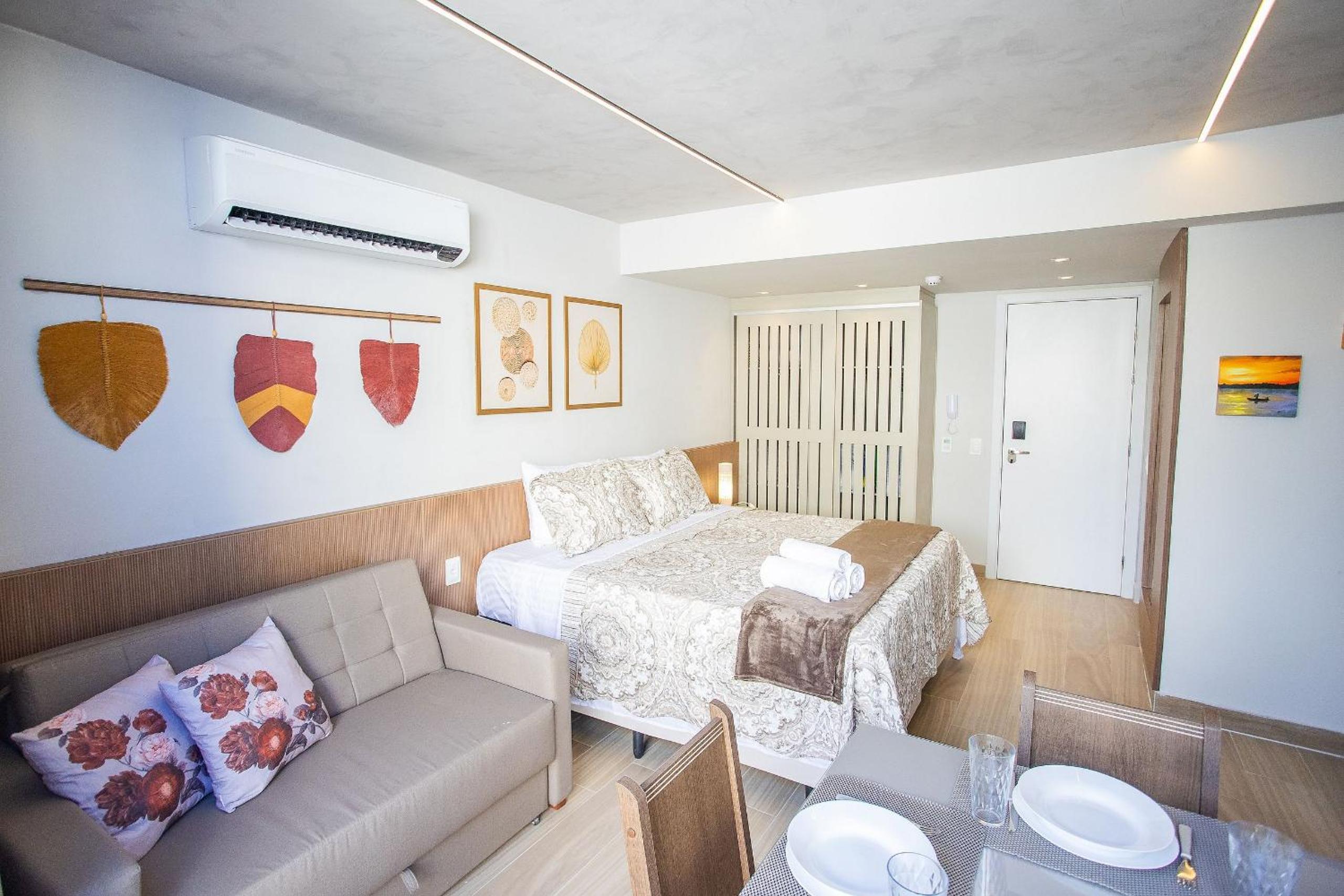 Setai Yacht #503 - Quadruple Flat by Carpediem