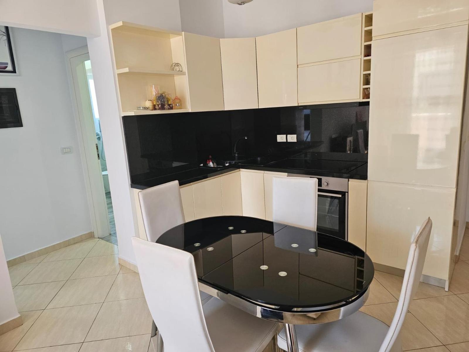 Klajdi Apartaments