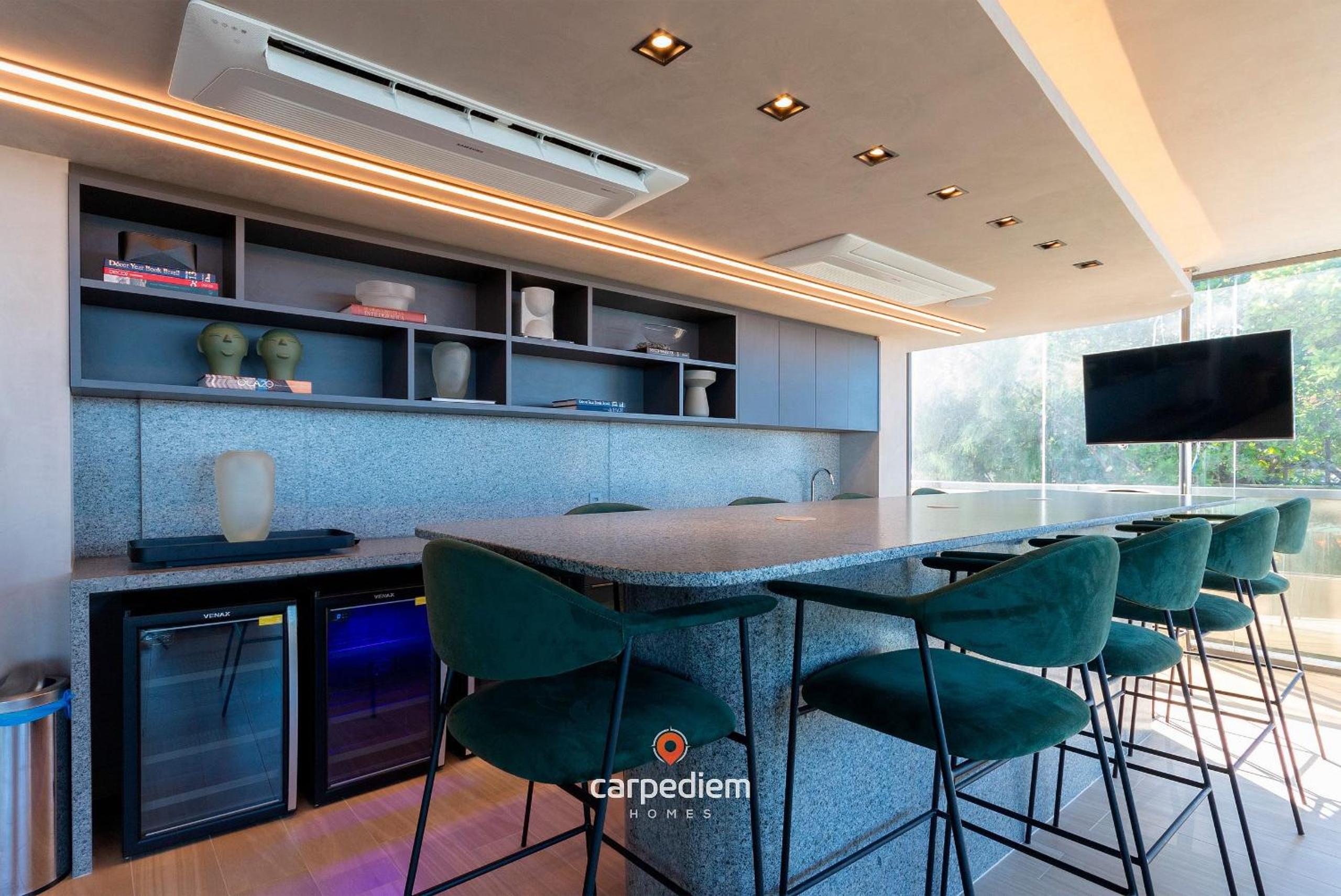 Setai Yacht #503 - Quadruple Flat by Carpediem