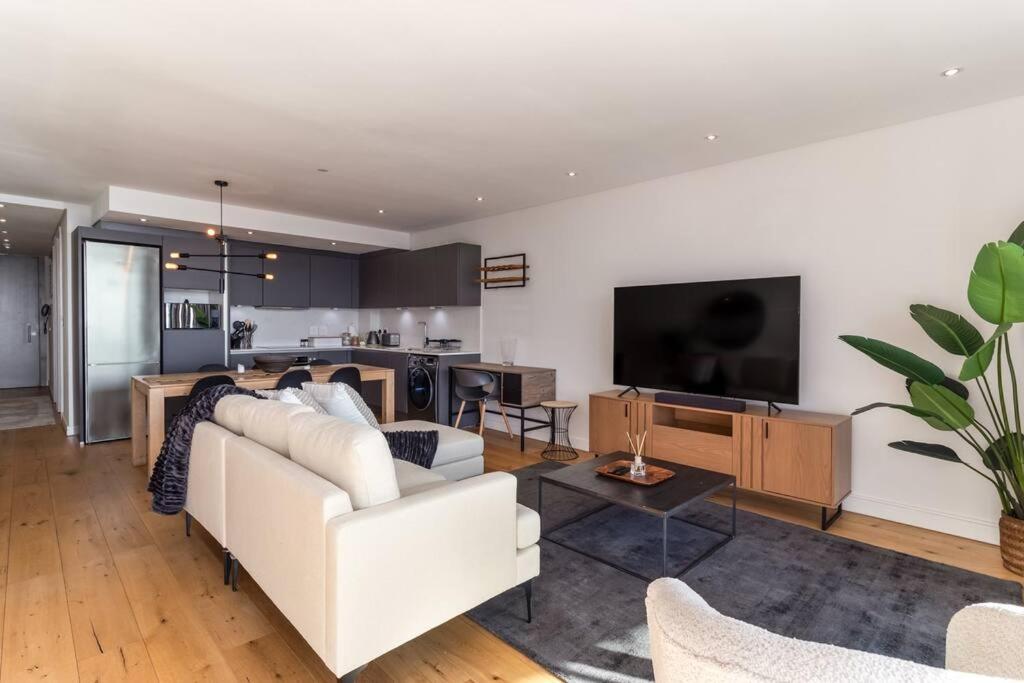 705 The Glengariff view 3