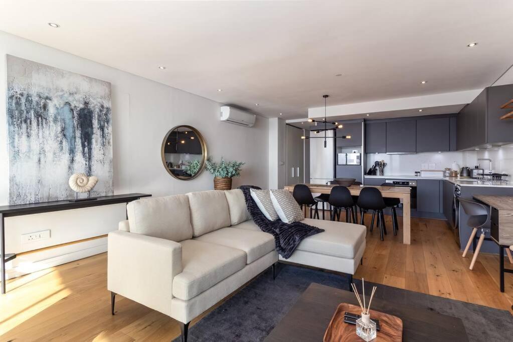 705 The Glengariff view 4