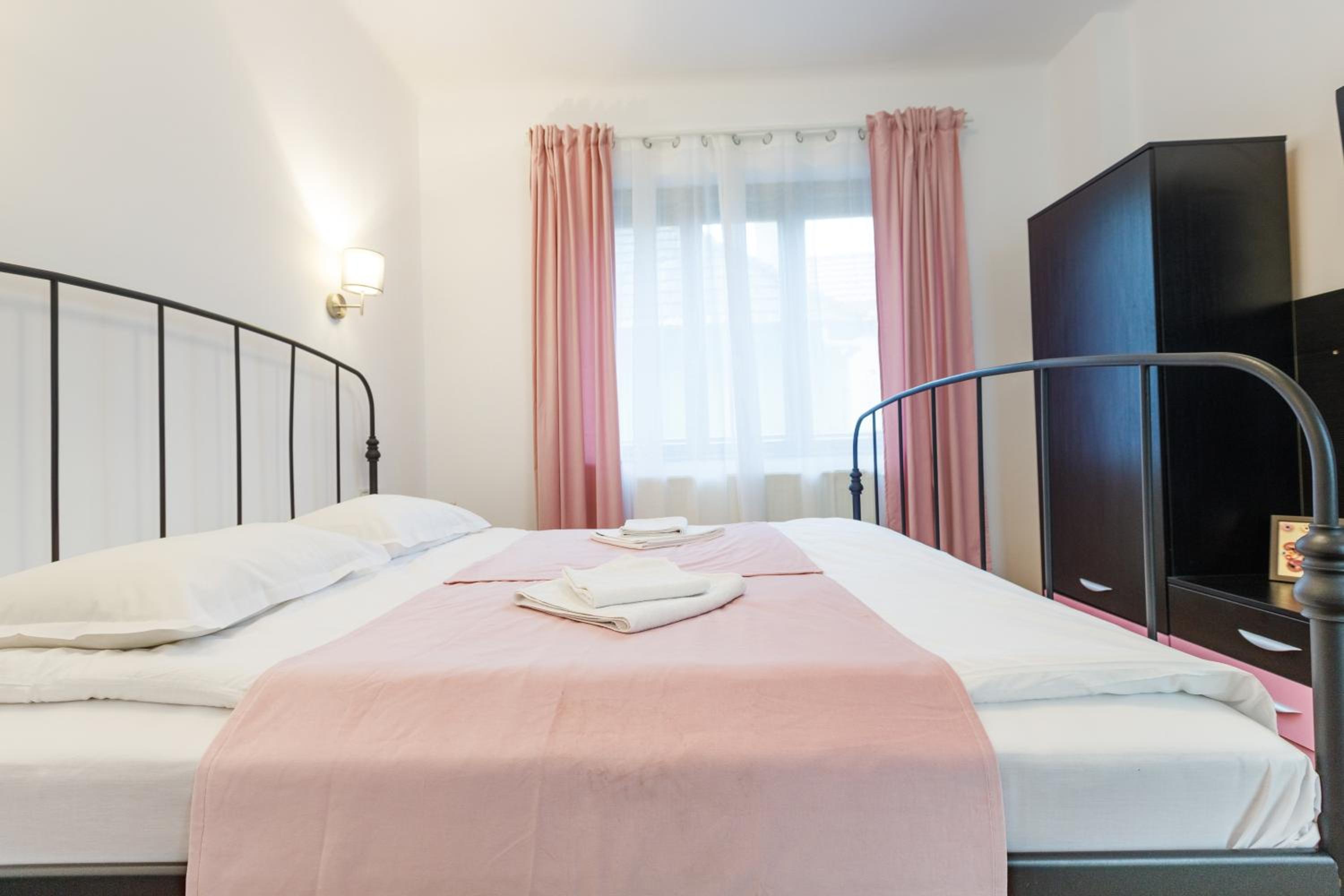 Apartament Modern view 2