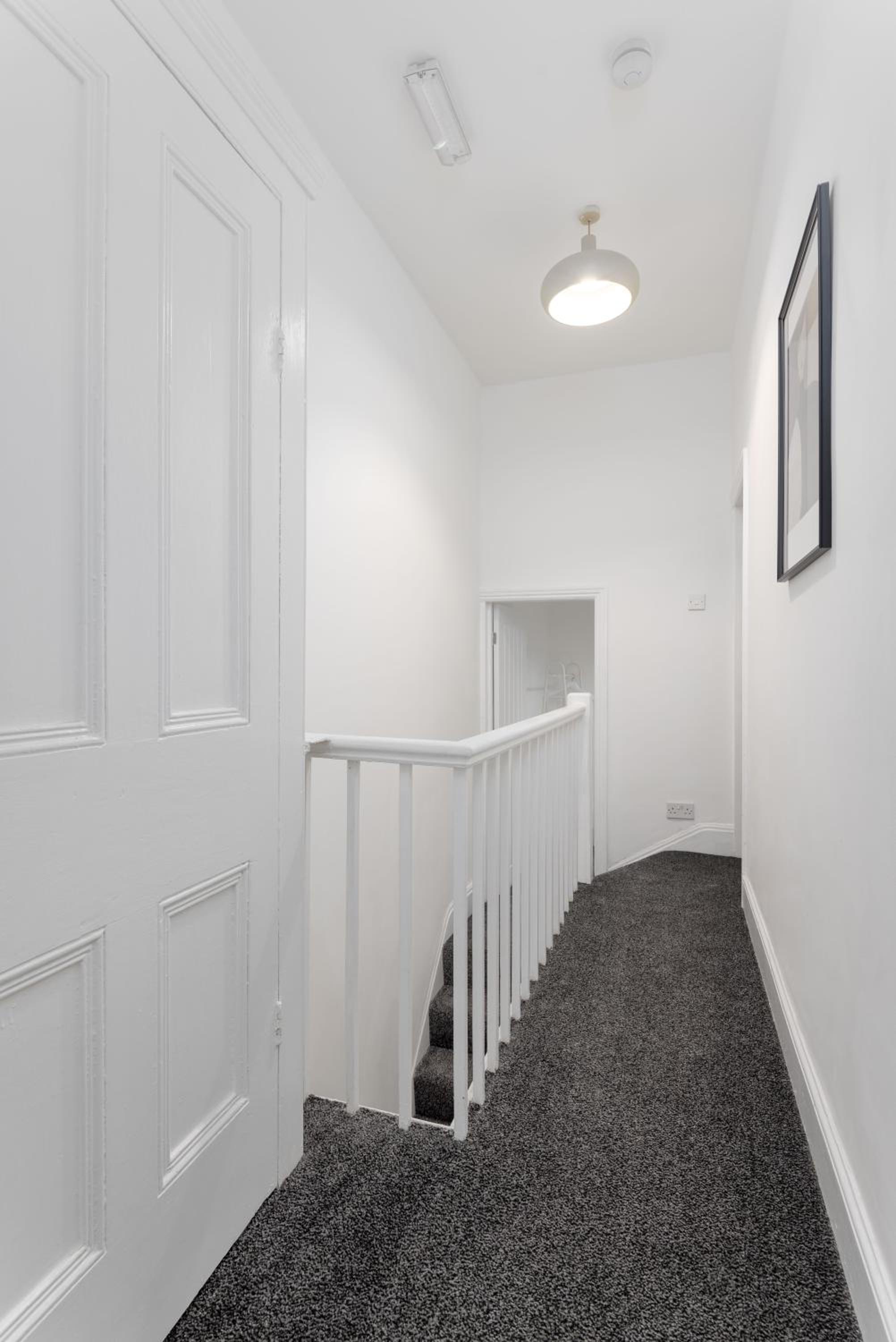 Saxony House - Sleeps 8 - 4BR - Parking