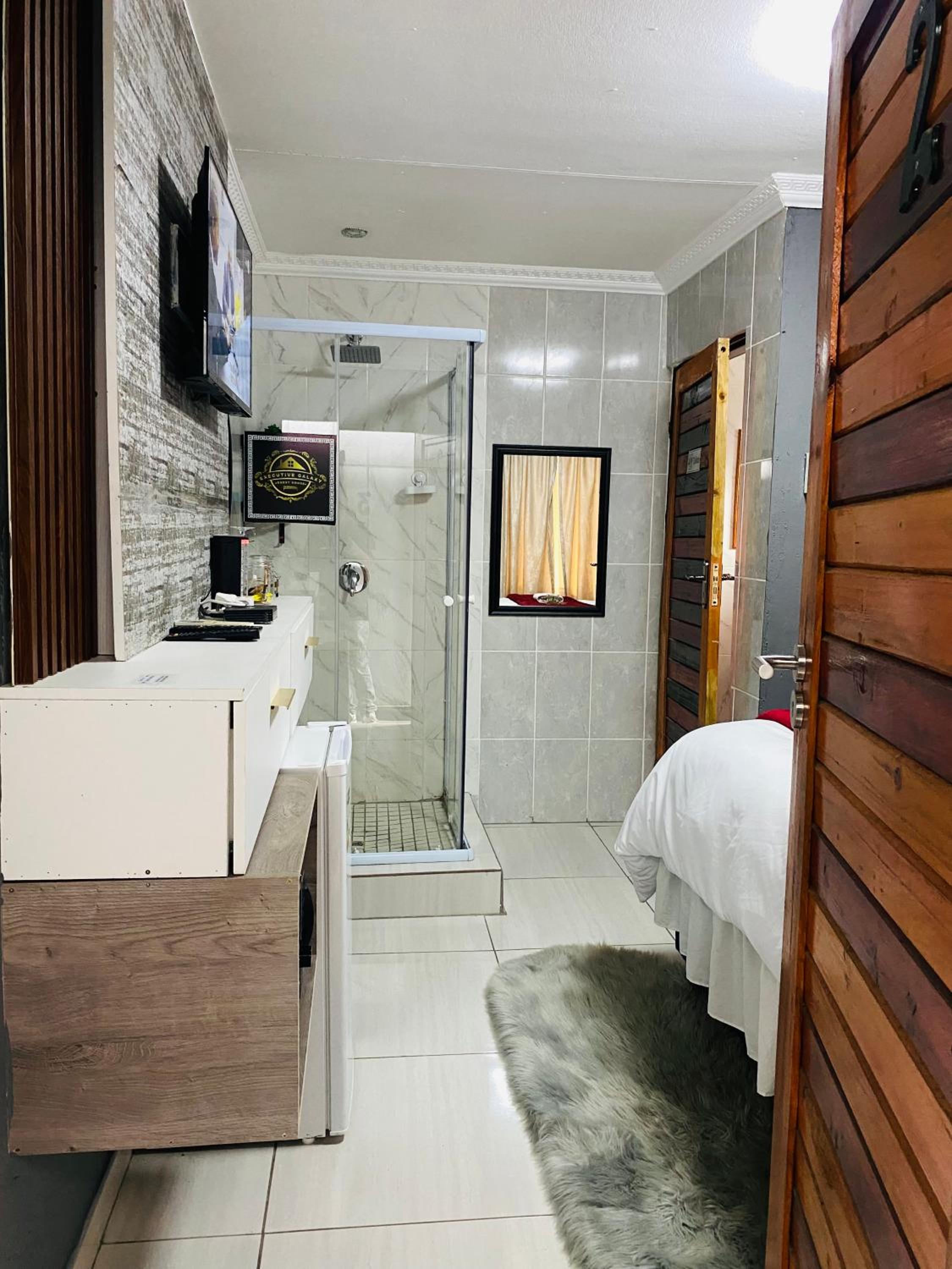Executive Galaxy Guest House Nkowankowa