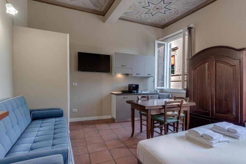 PIAZZA MAGGIORE Rooms and Suites -BEDINBOLOGNACENTRO LUXURYH