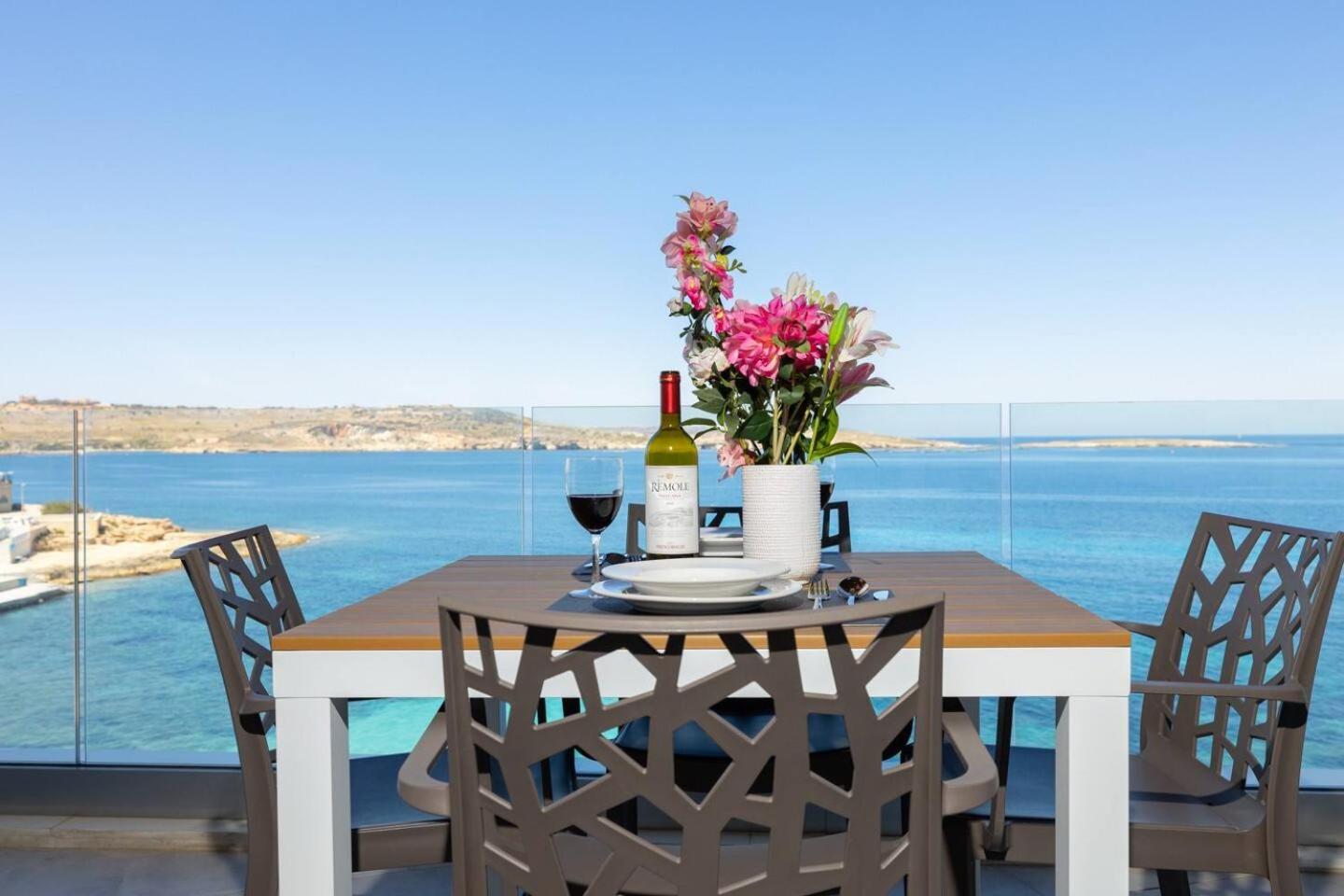 Ivory Suite seafront with views!- Fl 8 by Homely photo 2