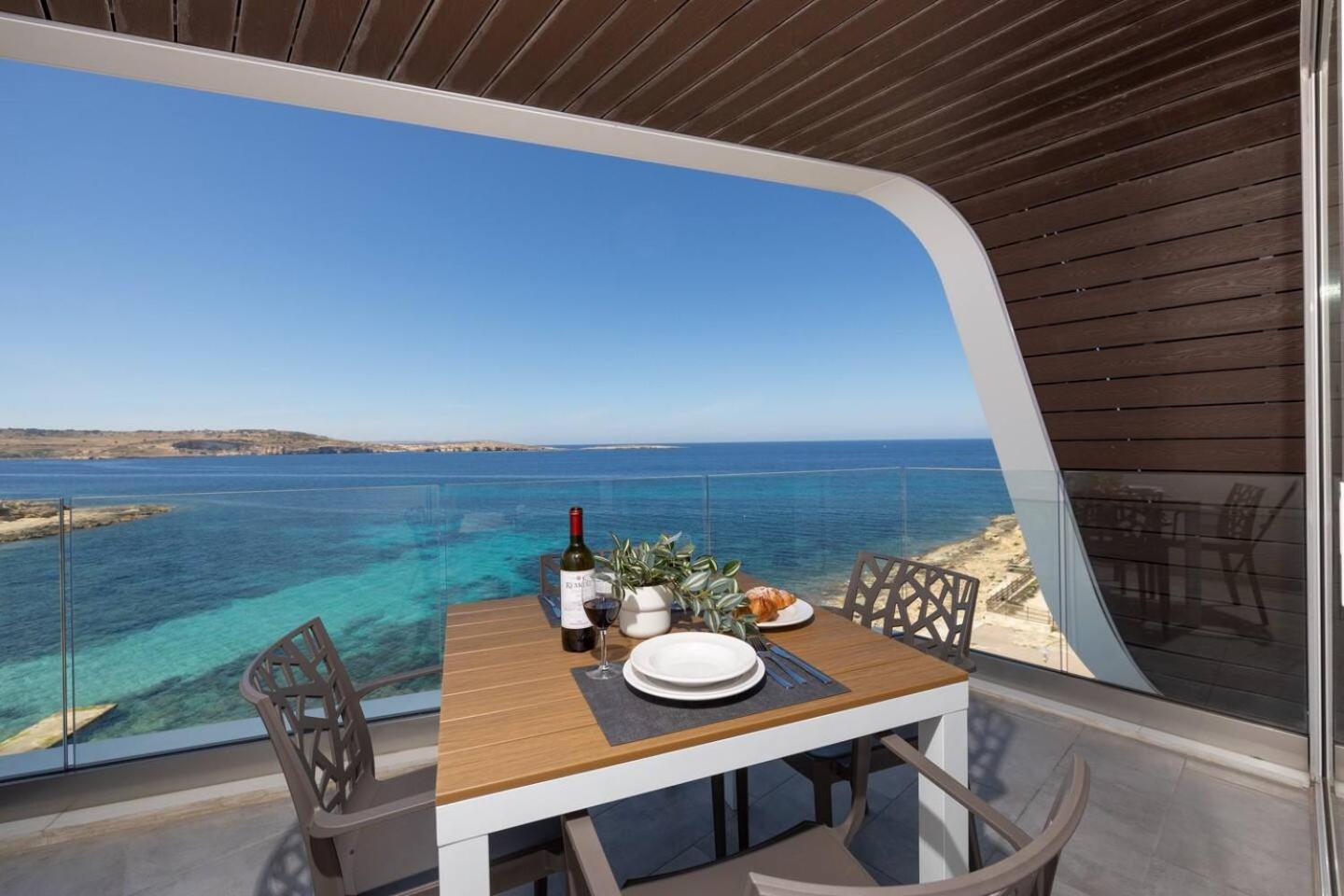 Ivory Suite seafront with views!- Fl 8 by Homely photo 3