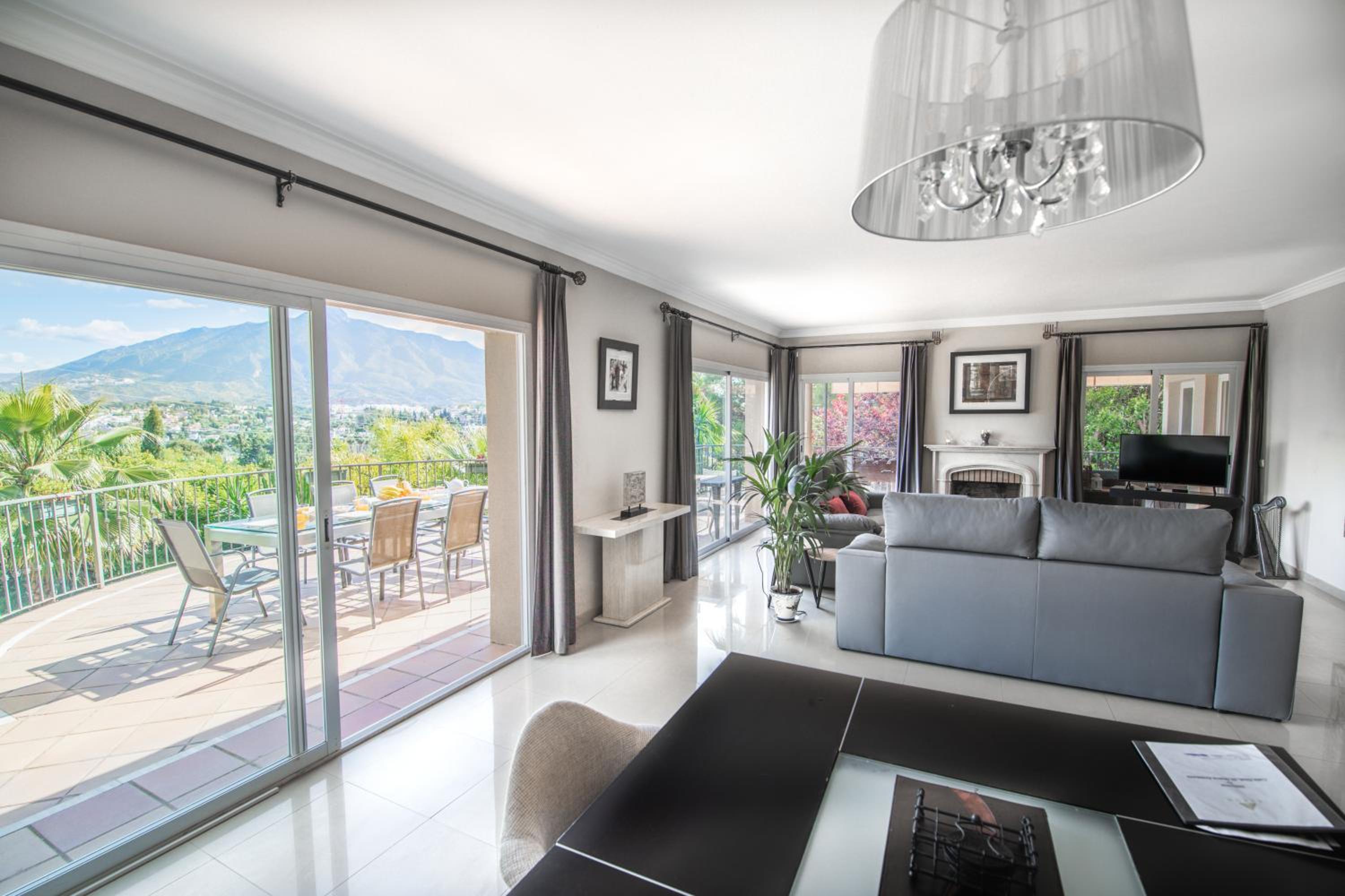 Spacious 10guest Villa in Puerto Banus with pool view 5