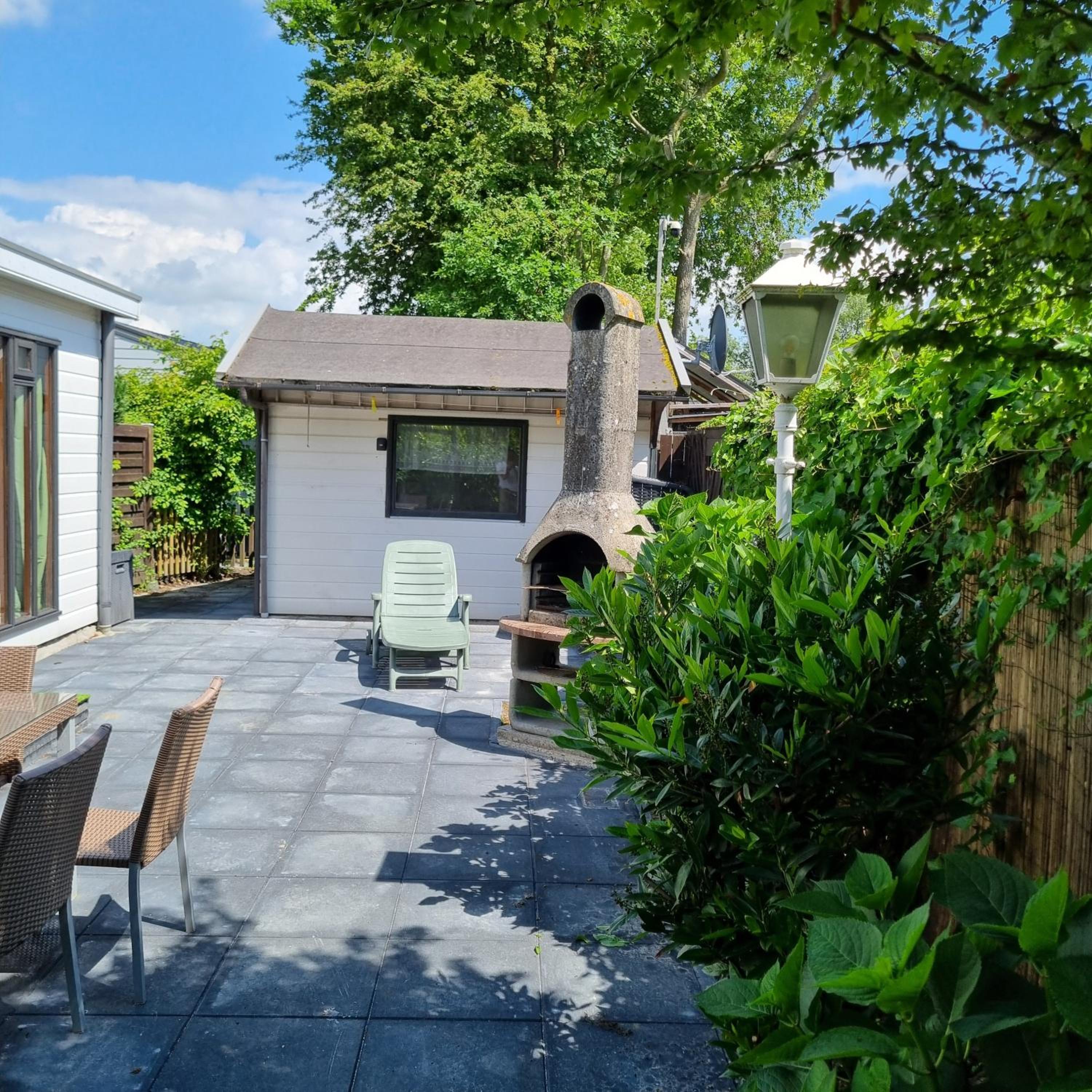 Familienfreundliches Chalet E200 in Makkum Strandnah