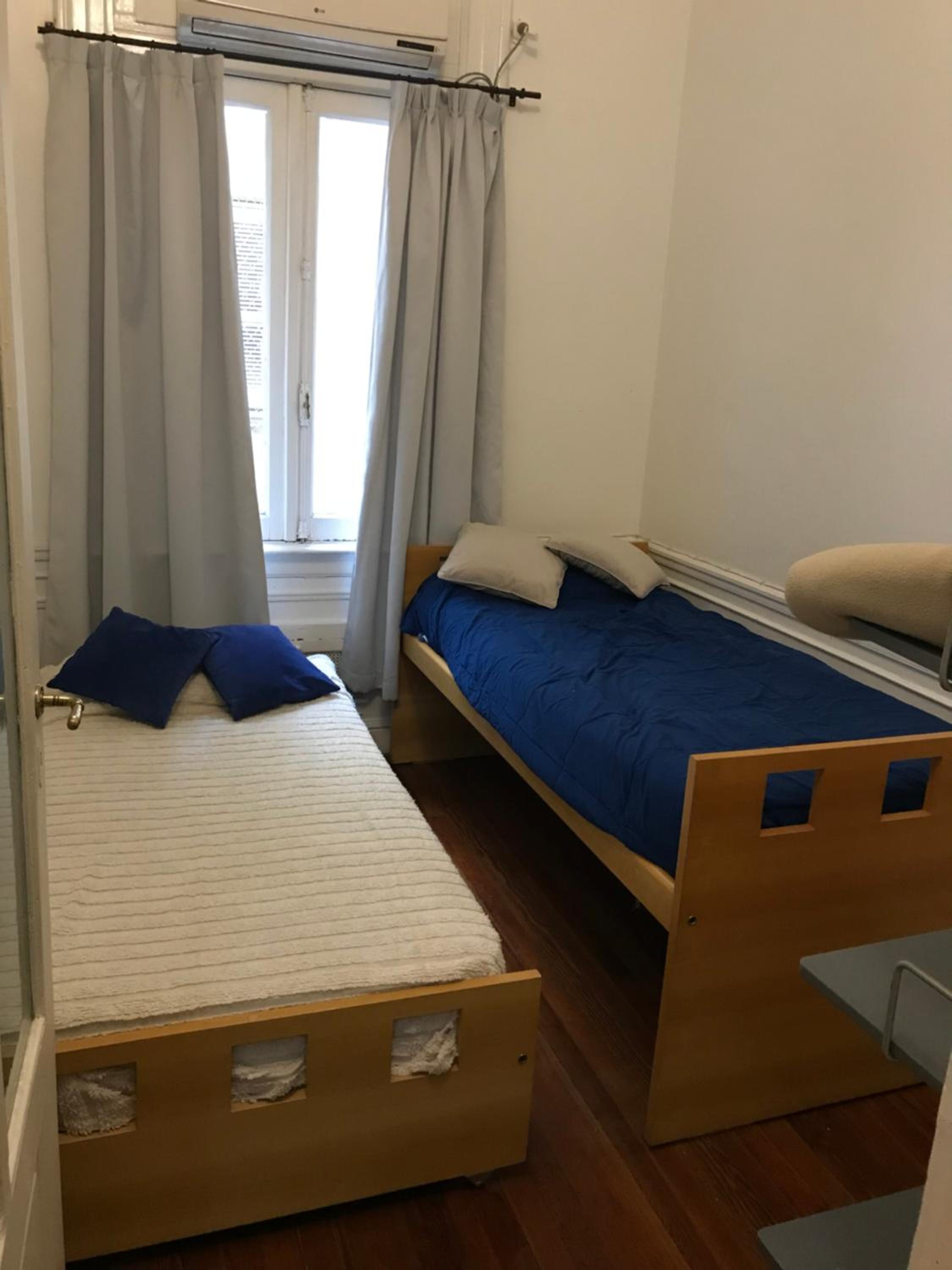 Spacious 2BR Historic Apartment Executive Ready Fast WiFi