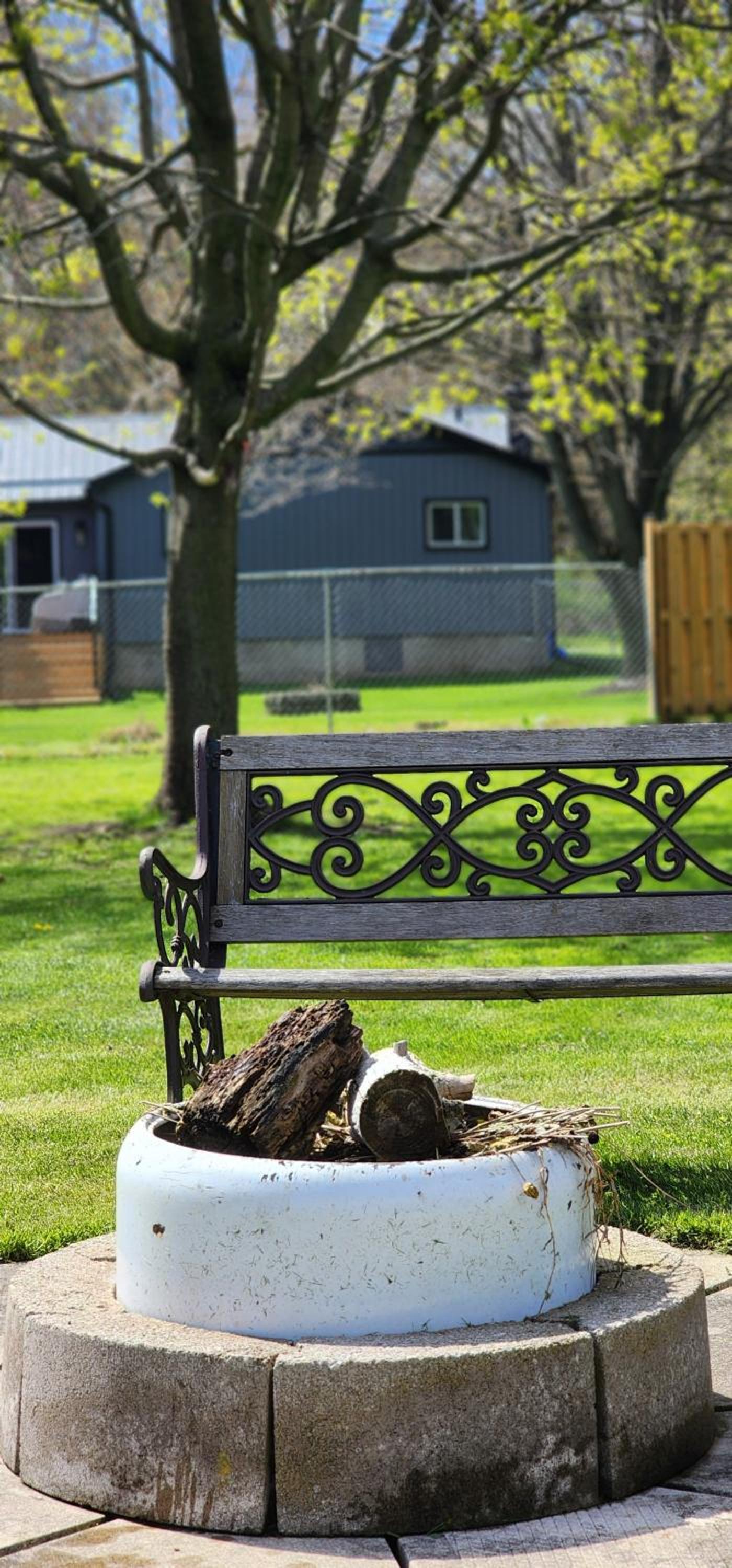 Kosecki Klubhouse- Hot Tub, Fire pit, large yard