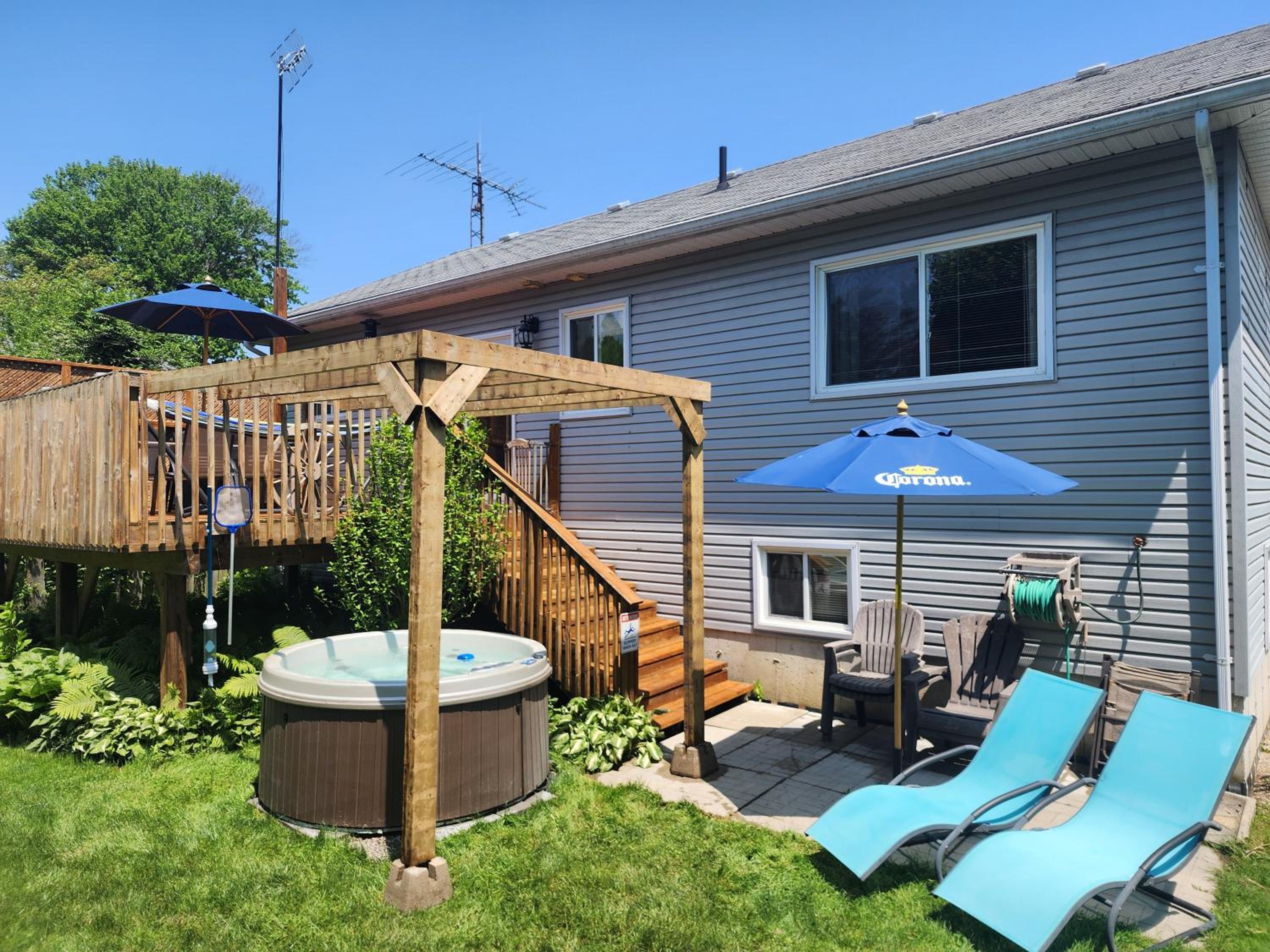 Kosecki Klubhouse- Hot Tub, Fire pit, large yard