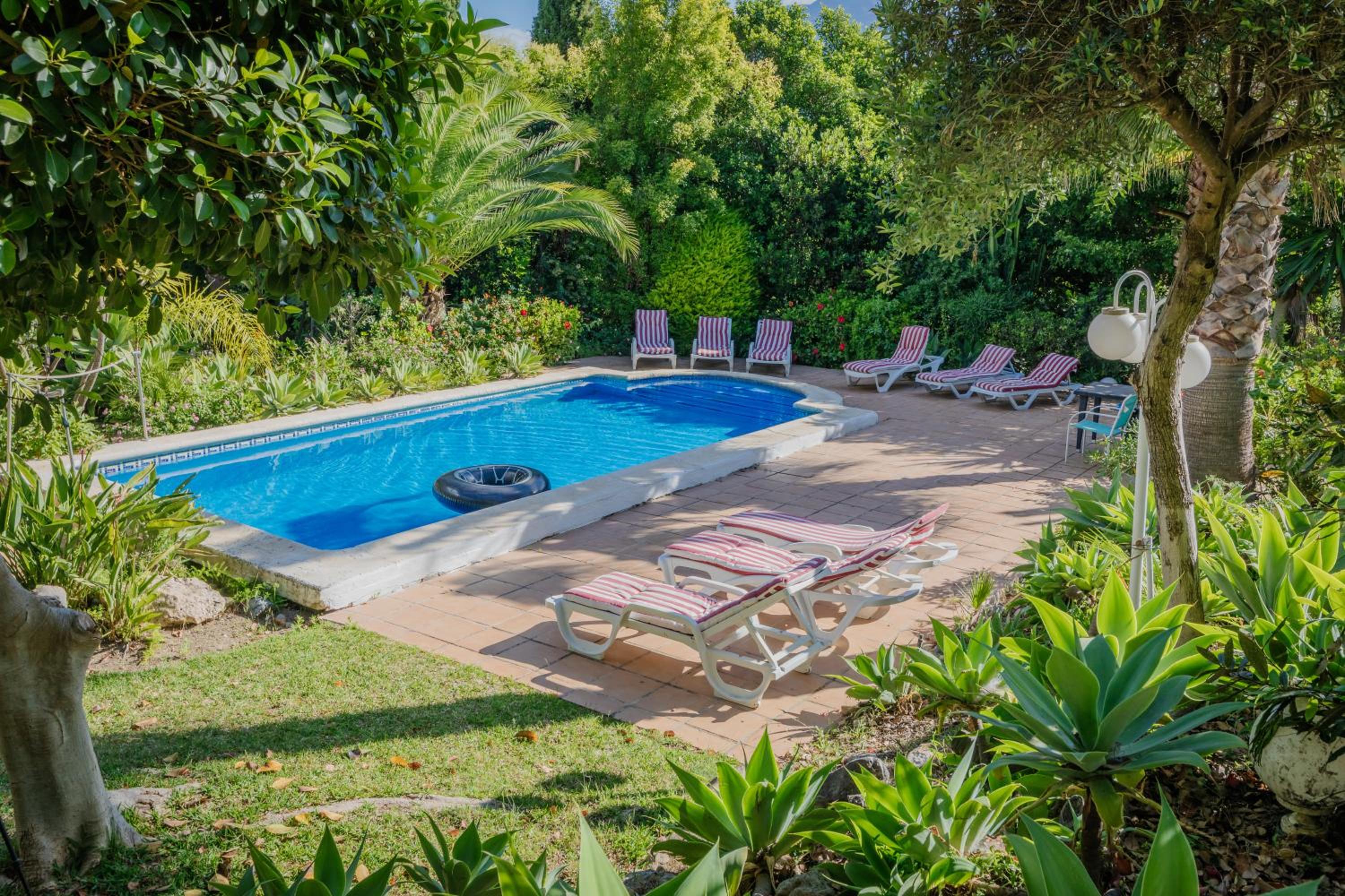 Spacious 10guest Villa in Puerto Banus with pool view 2