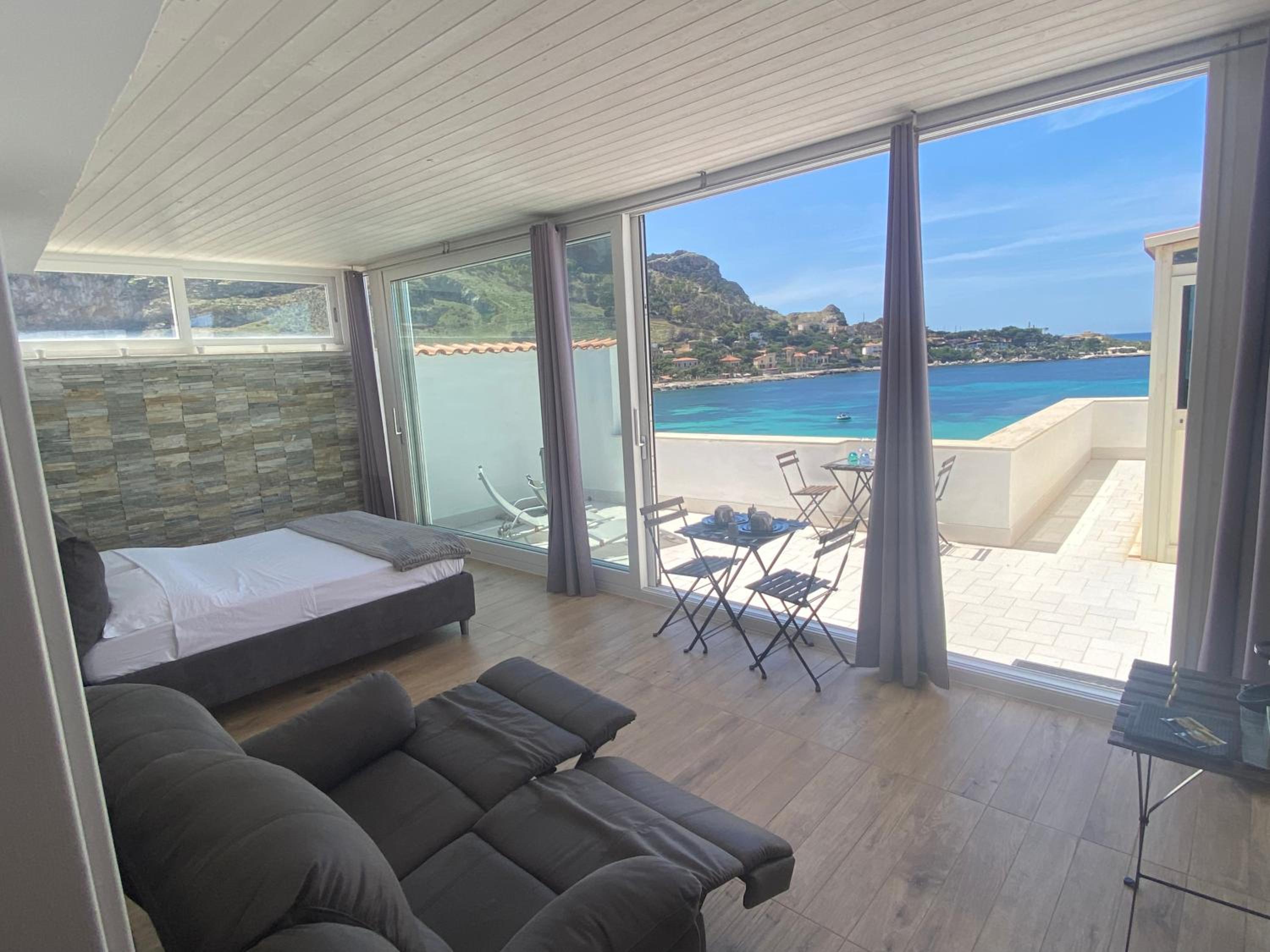 Attico sul Mare - Suite & Spa photo 4