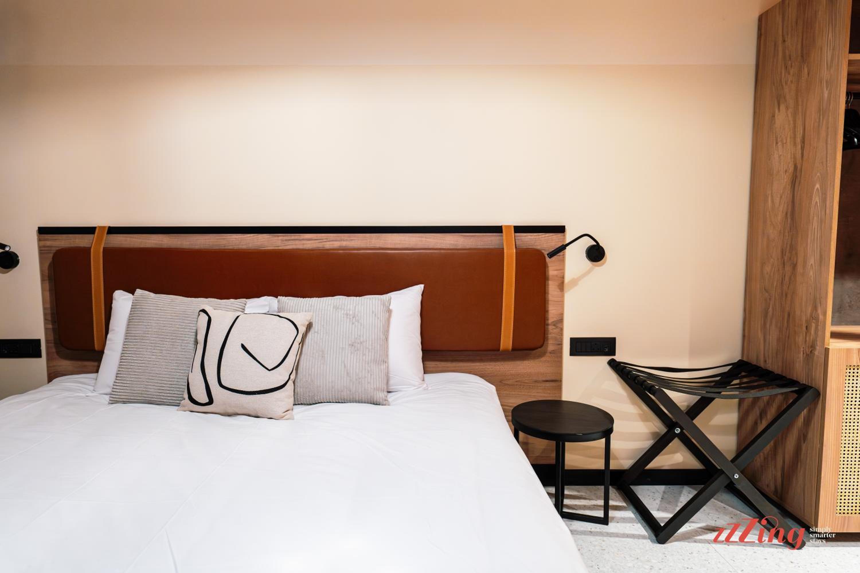 Stuart Rooms by Zzzing photo 5