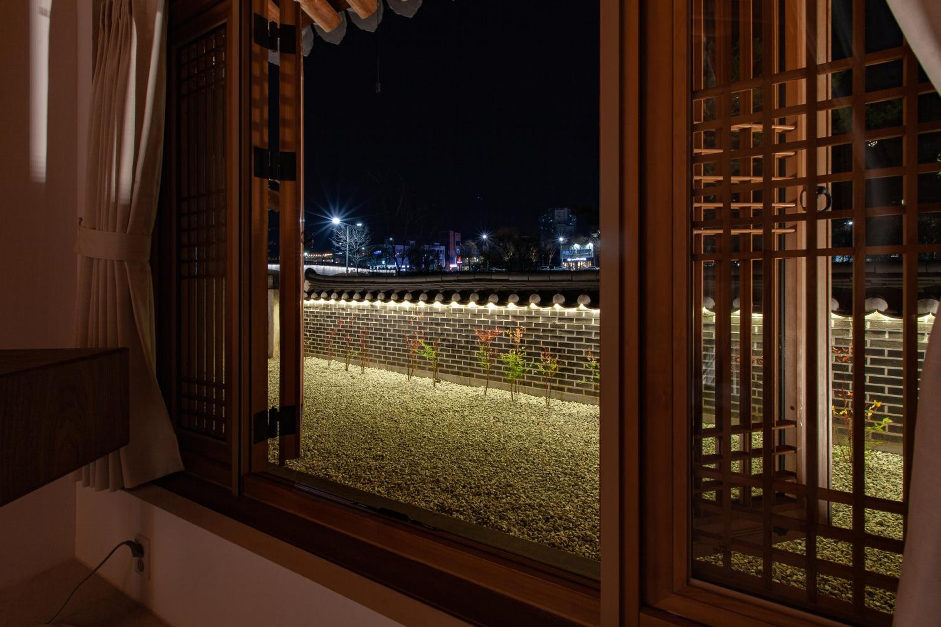 Cheong-yeon, the Korean traditional house Hanok in Jeonju Hanok Village