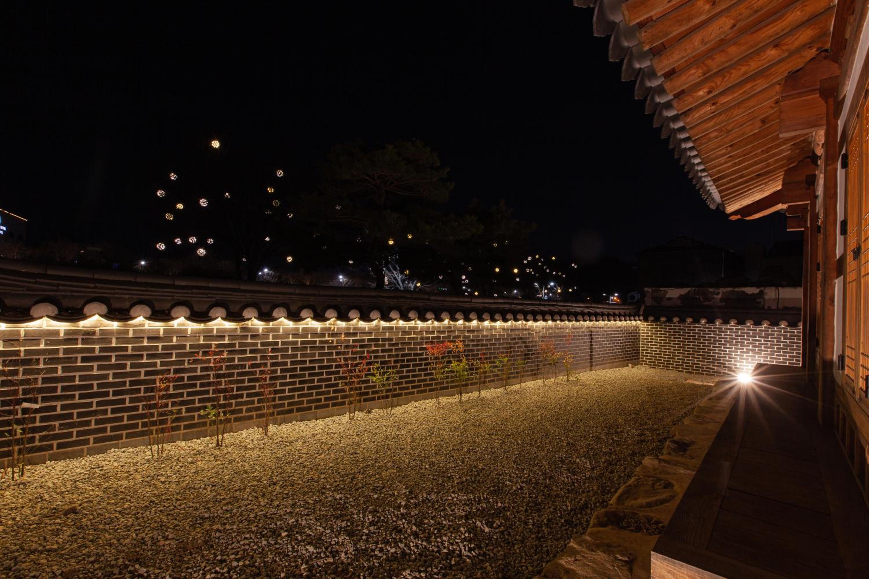Cheong-yeon, the Korean traditional house Hanok in Jeonju Hanok Village