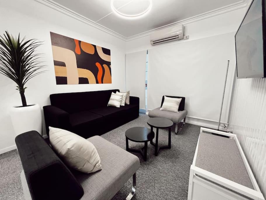 Gladstone Gem 5 - Suva CBD 2 Bedroom Apartment - view 2
