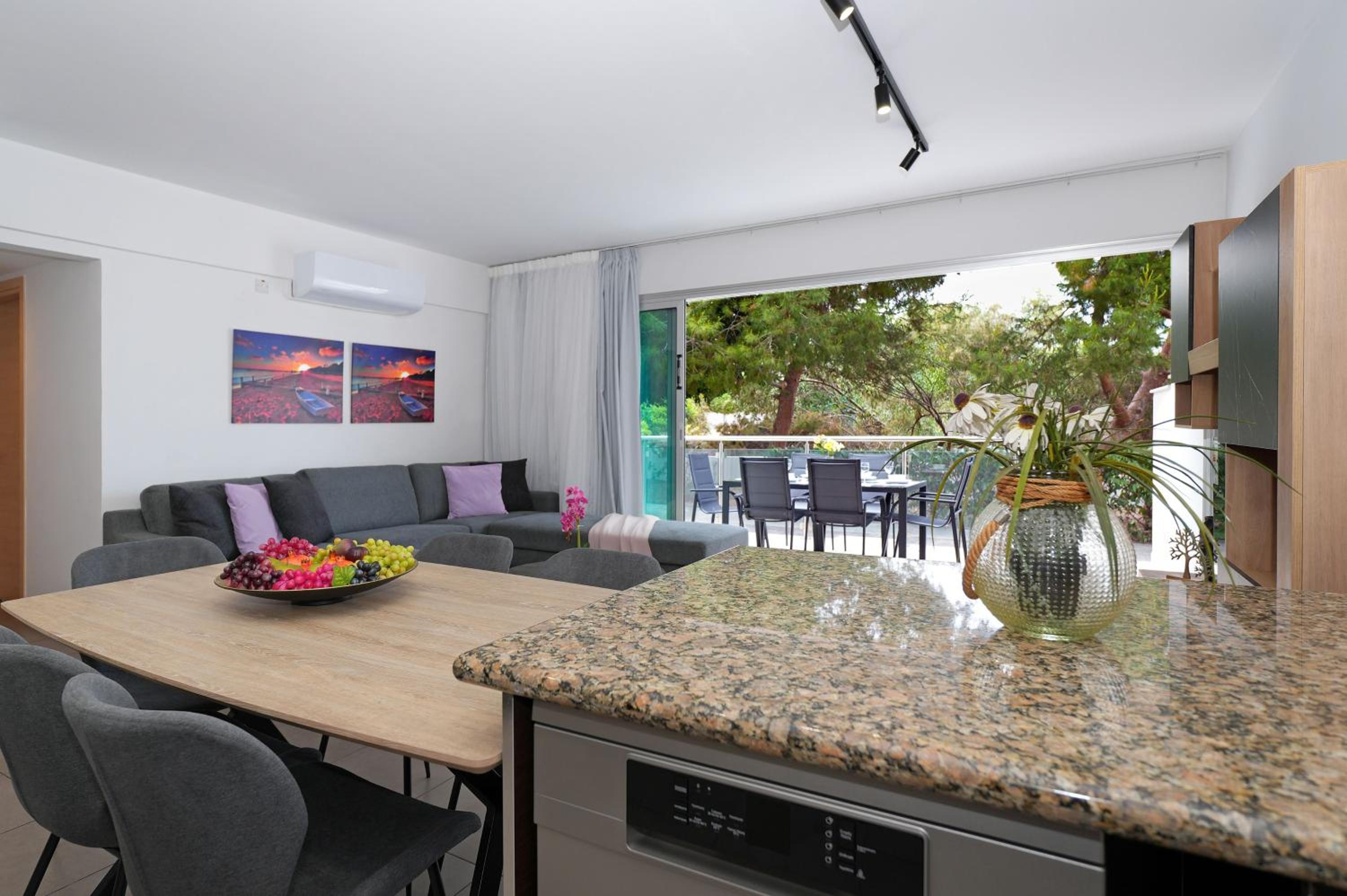 Alessia 2bed Apartment - Coralli Beachfront Resort