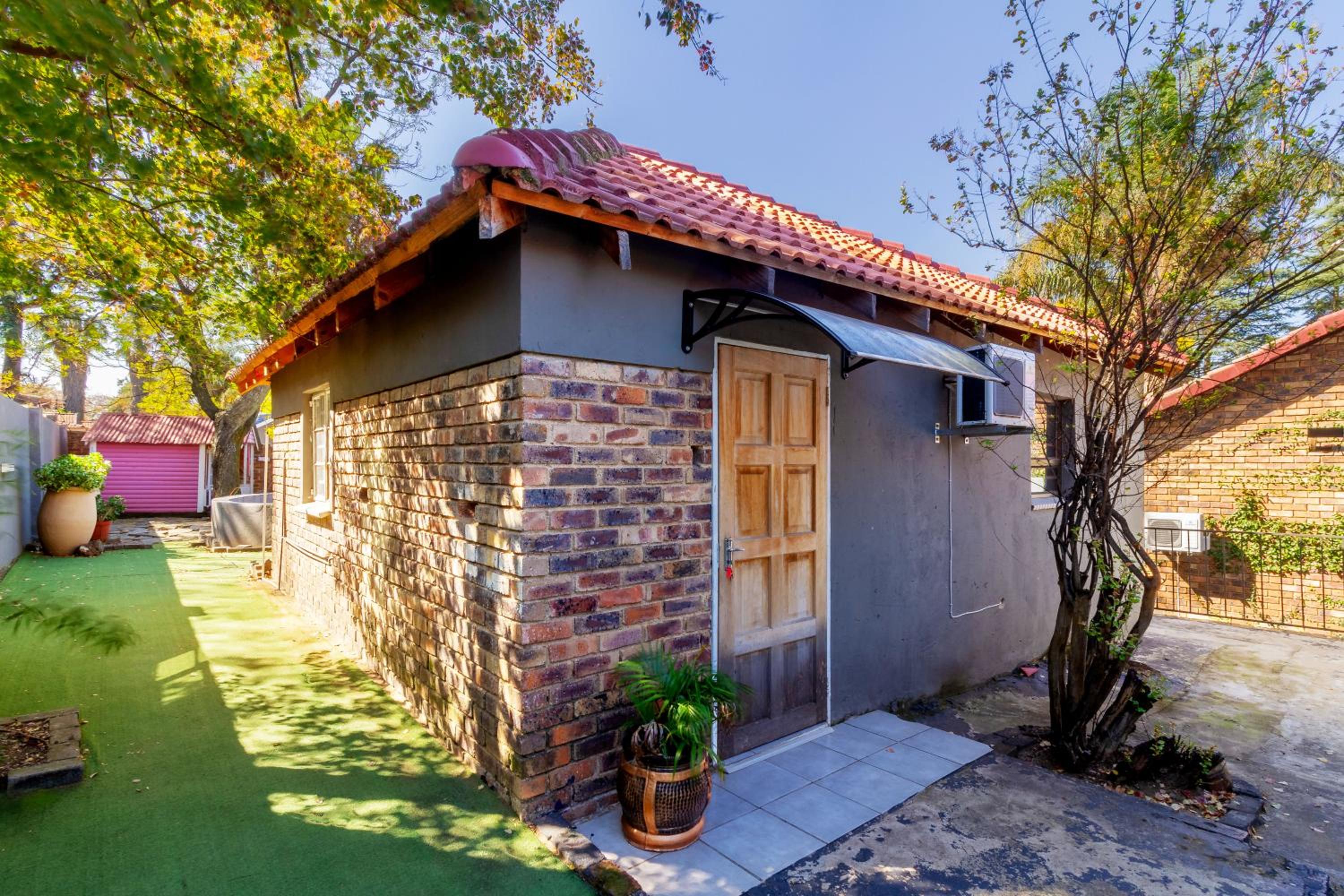 Cheerful Cottage