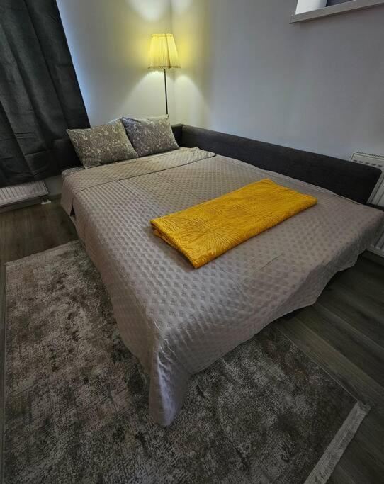 Trendy & Quiet Urban Oasis Flat view 4