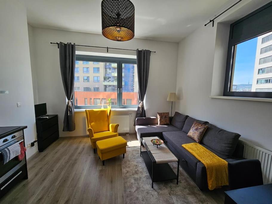 Trendy & Quiet Urban Oasis Flat view 5