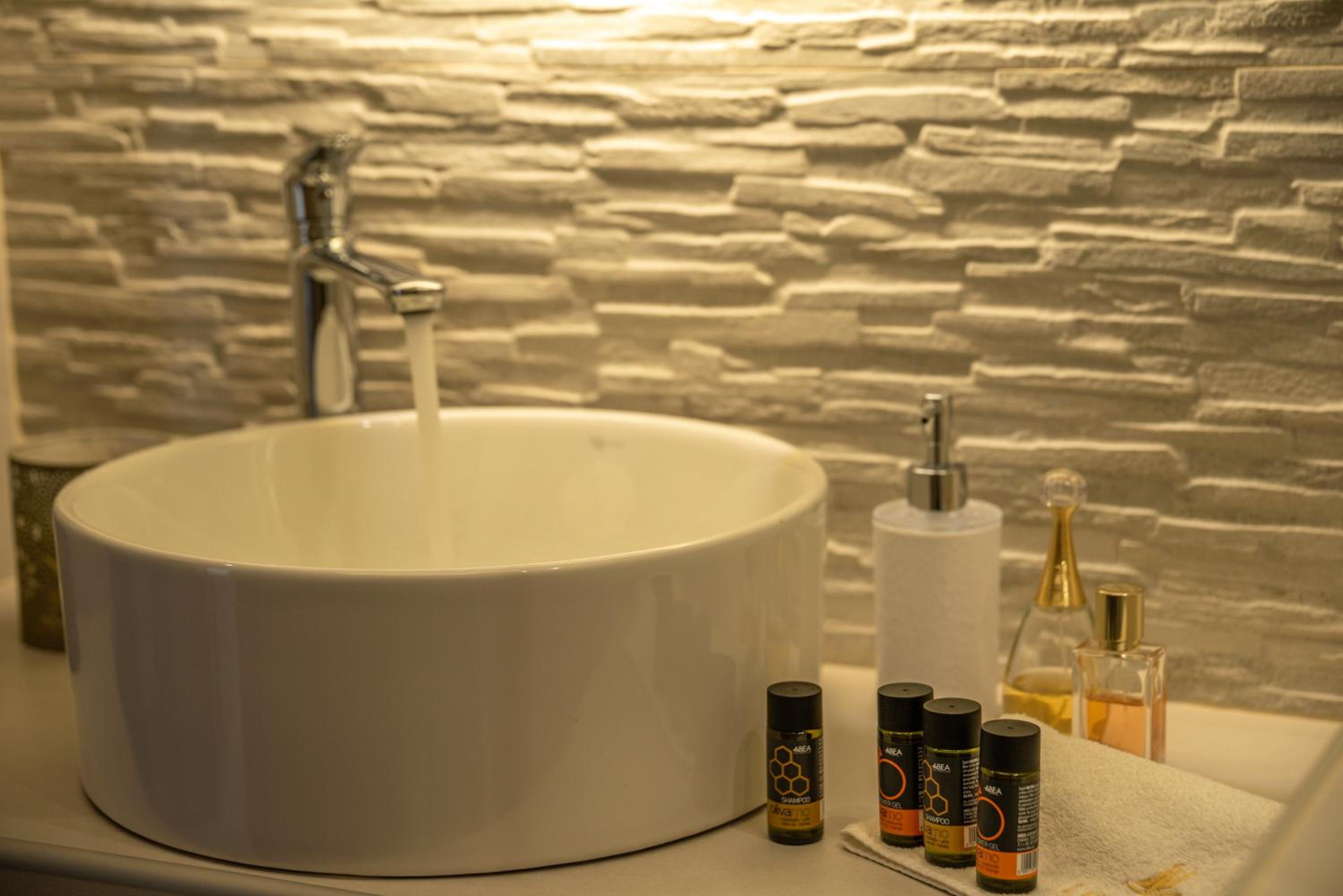Photo 96
