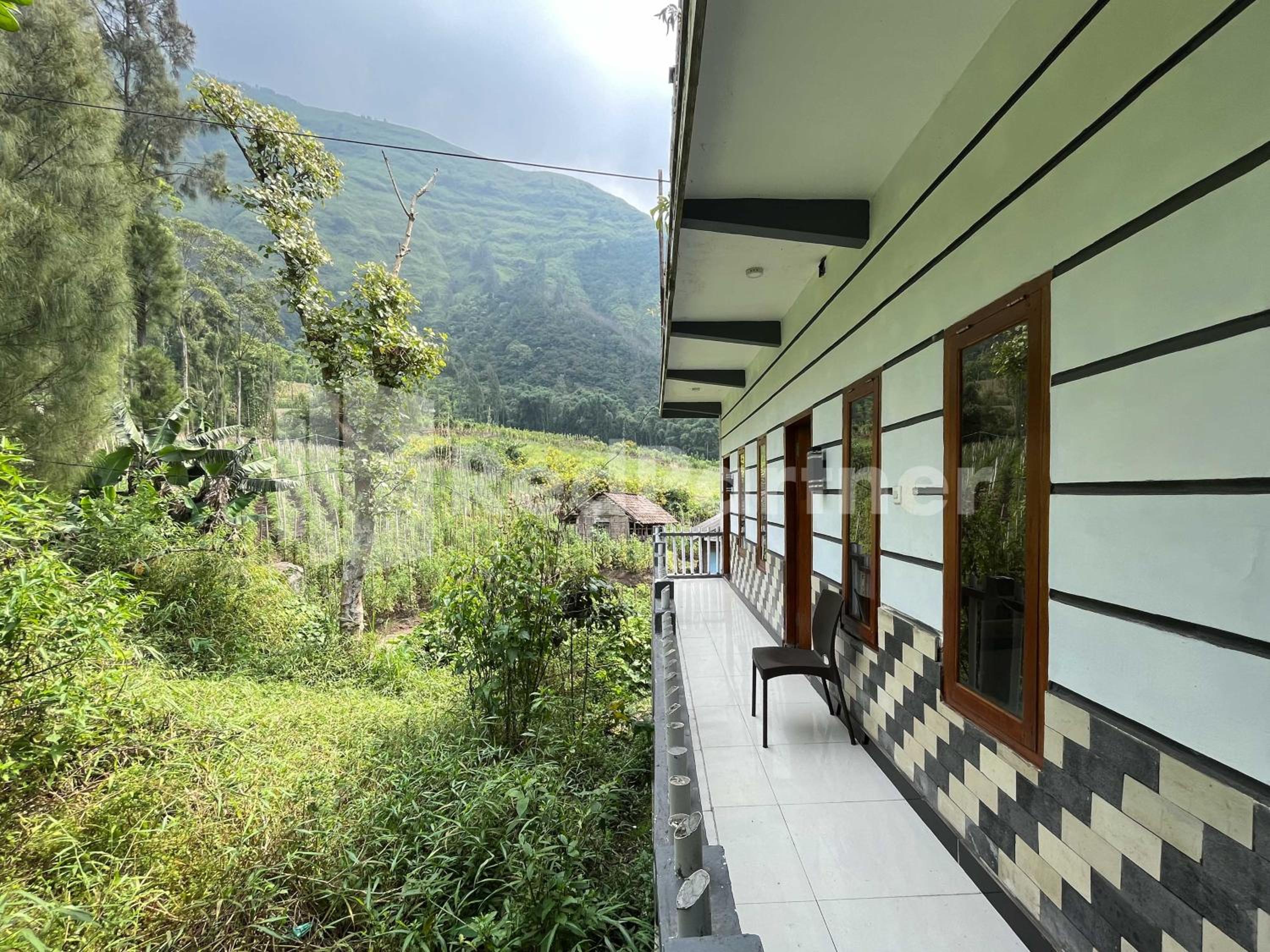 Family Homestay Syariah Bromo Mitra RedDoorz view 5
