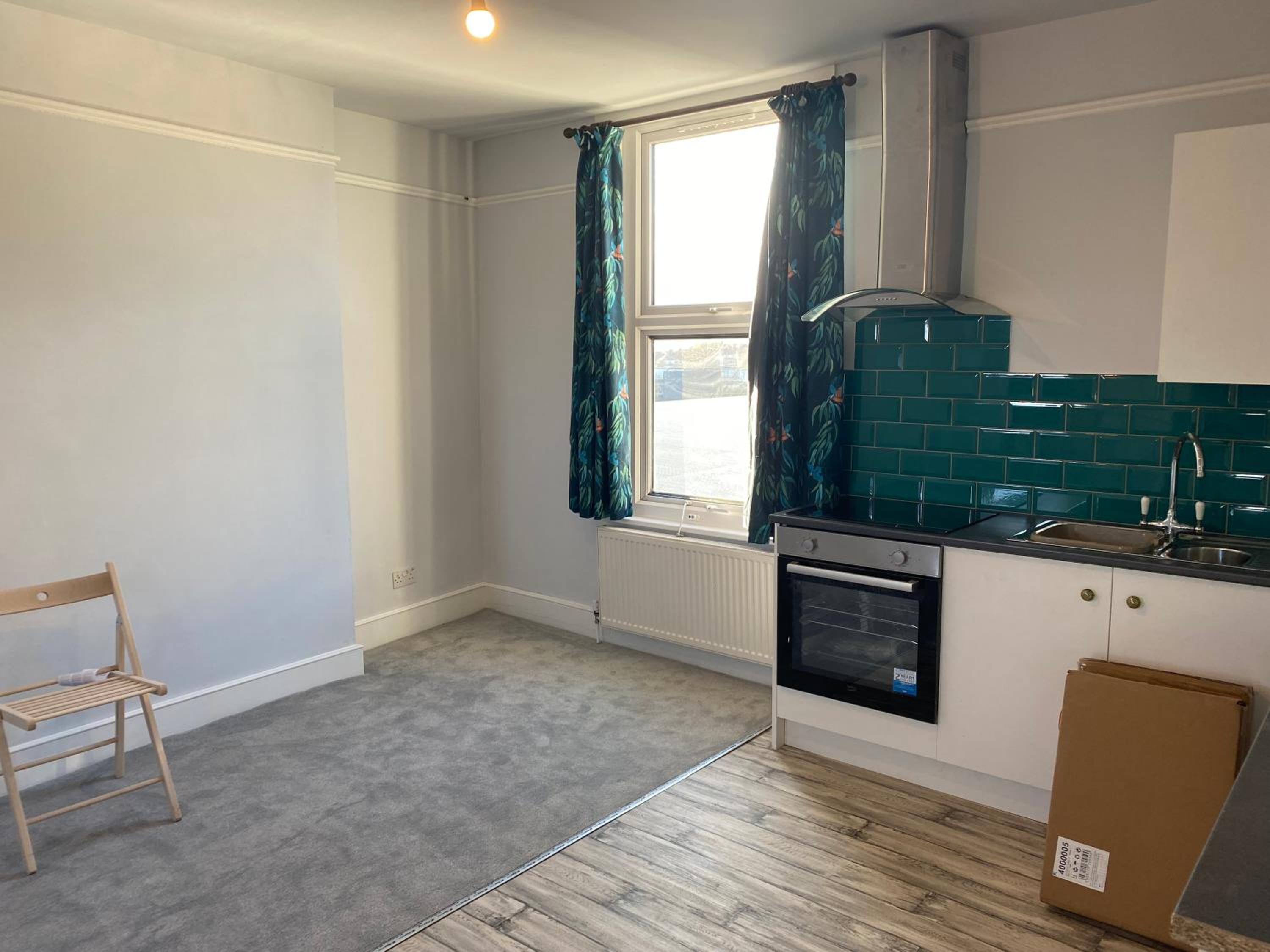 Croydon Victorian 1-Bed Penthouse Sleeps 2