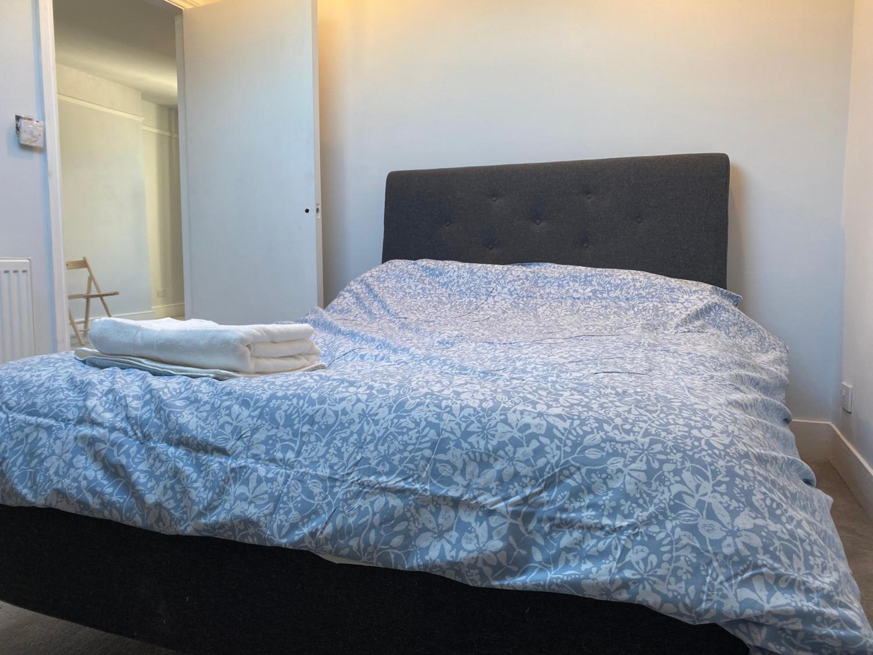 Croydon Victorian 1-Bed Penthouse Sleeps 2