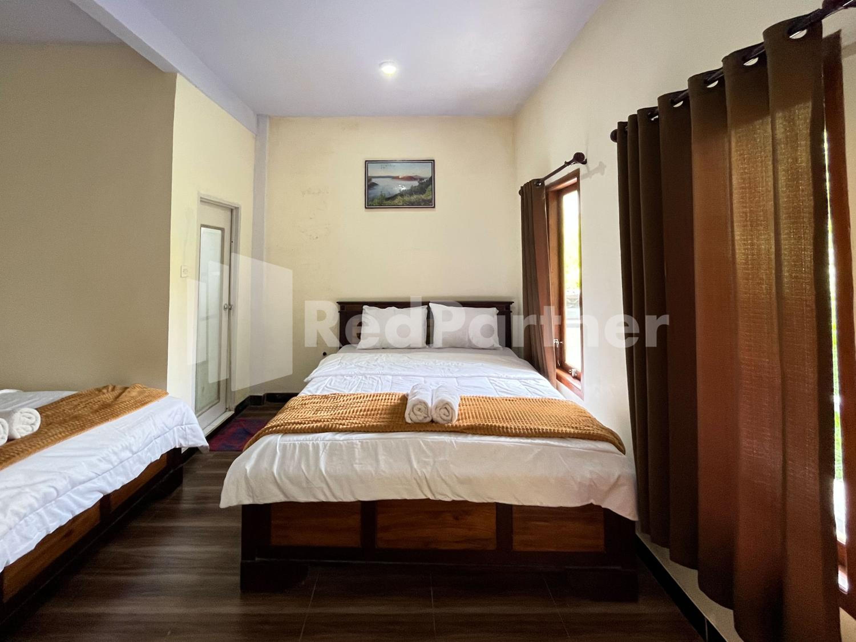 Family Homestay Syariah Bromo Mitra RedDoorz view 3