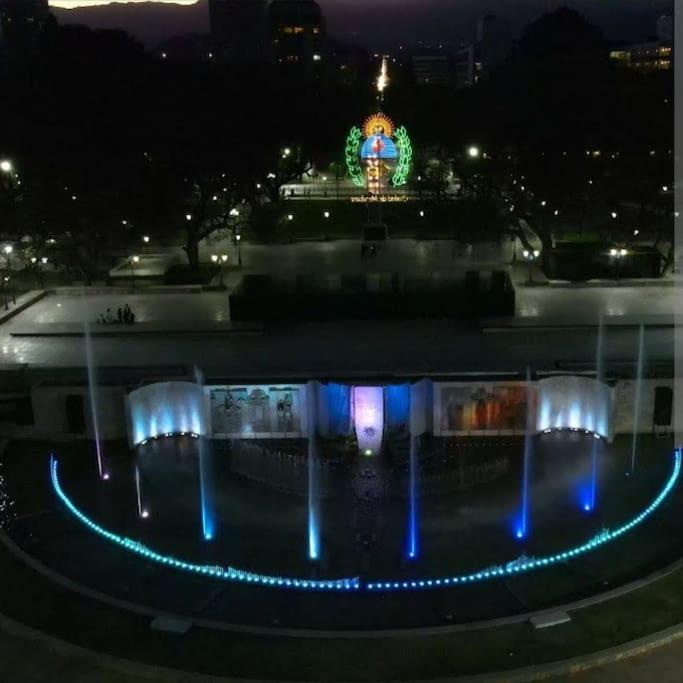 A metros de la Plaza Independencia