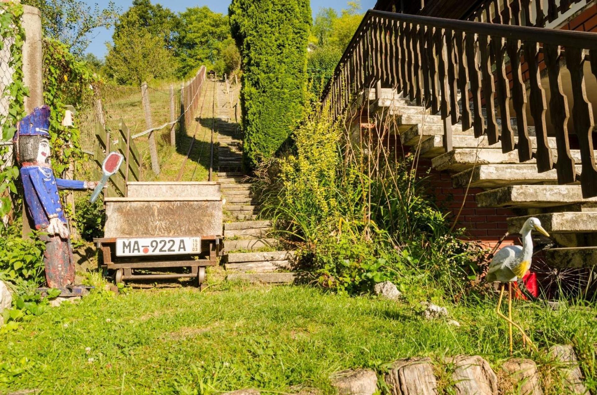 Ferienhaus in Zebegény mit Garten und Grill
