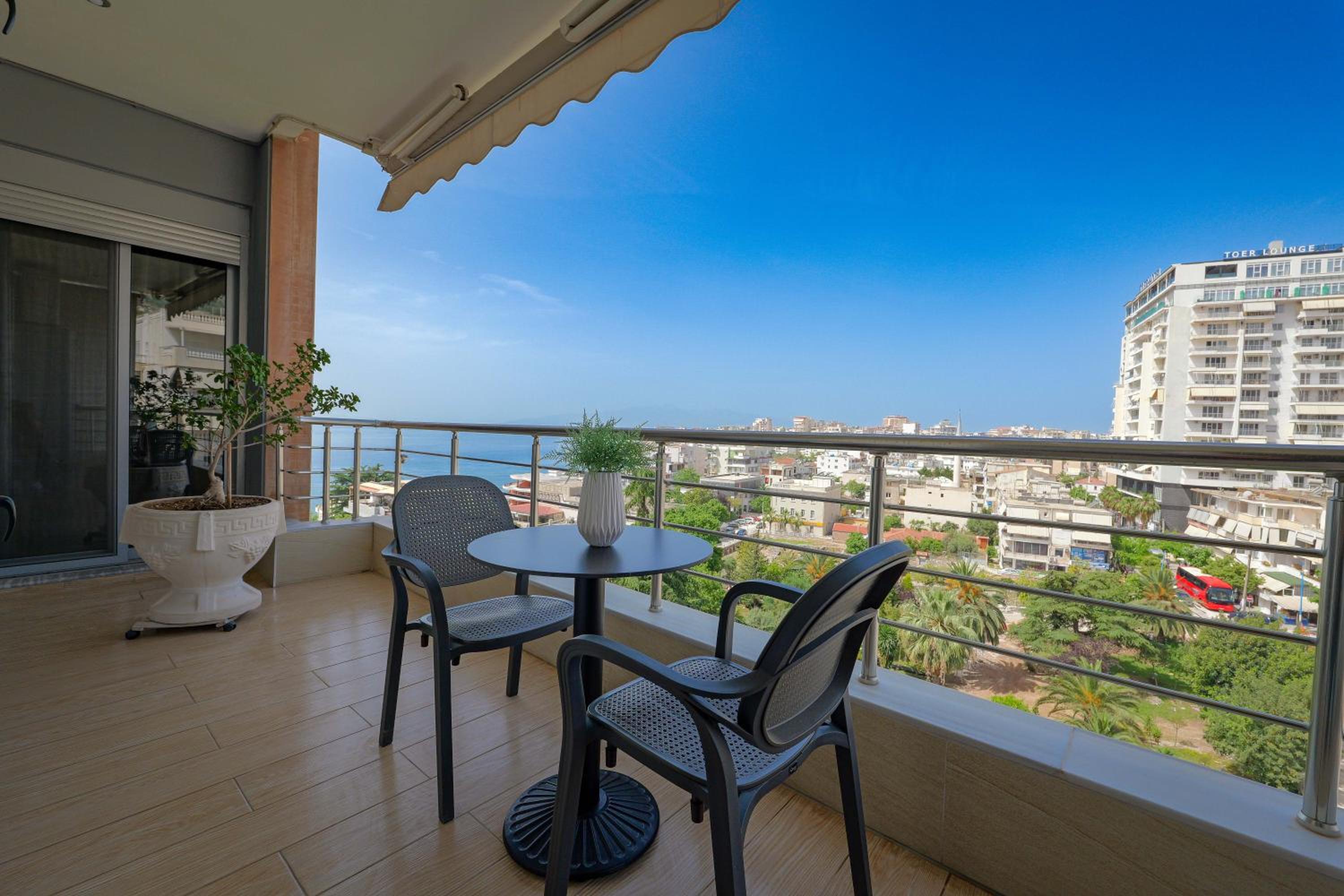 The View Luxury Apartment Center photo 2