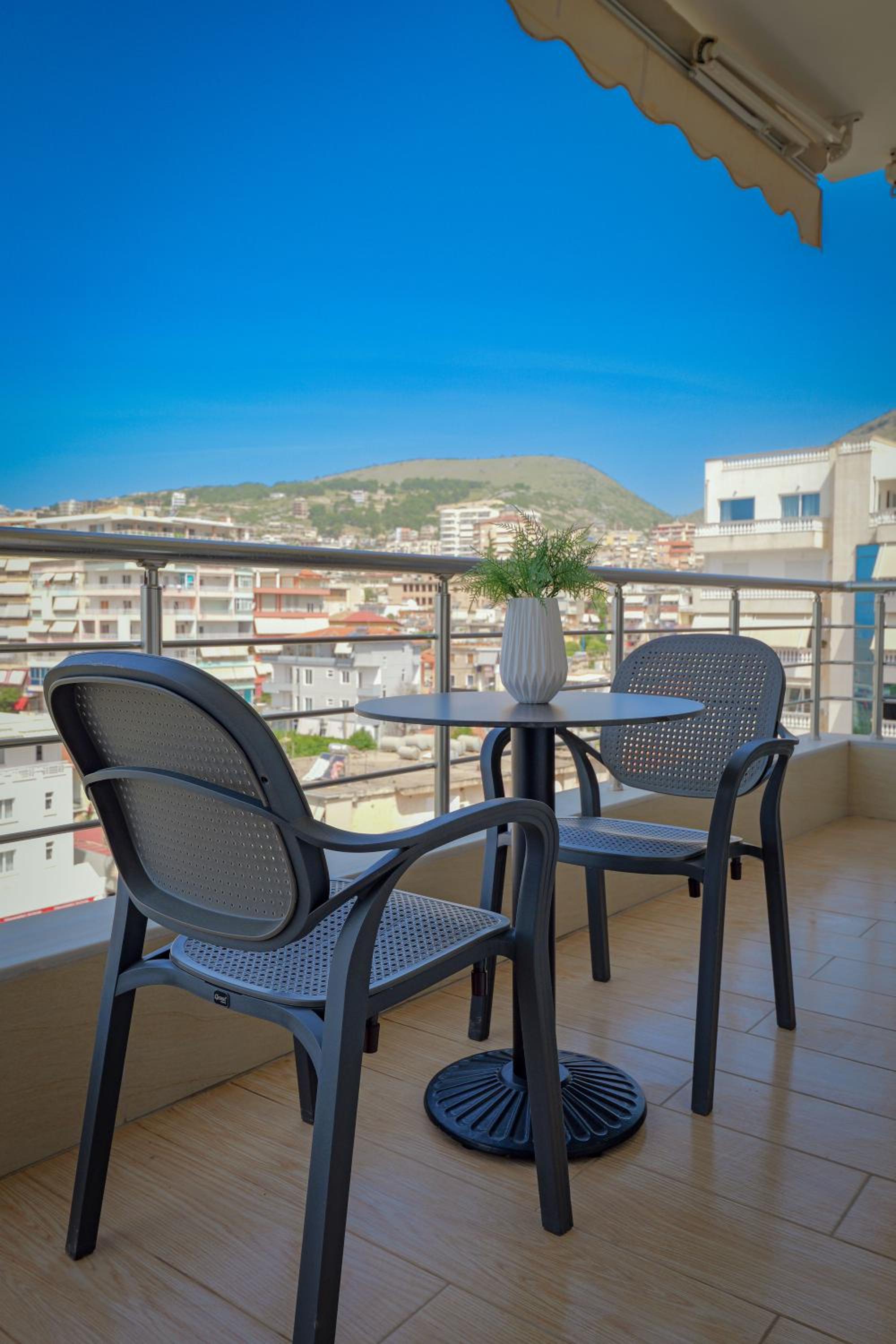 The View Luxury Apartment Center photo 4