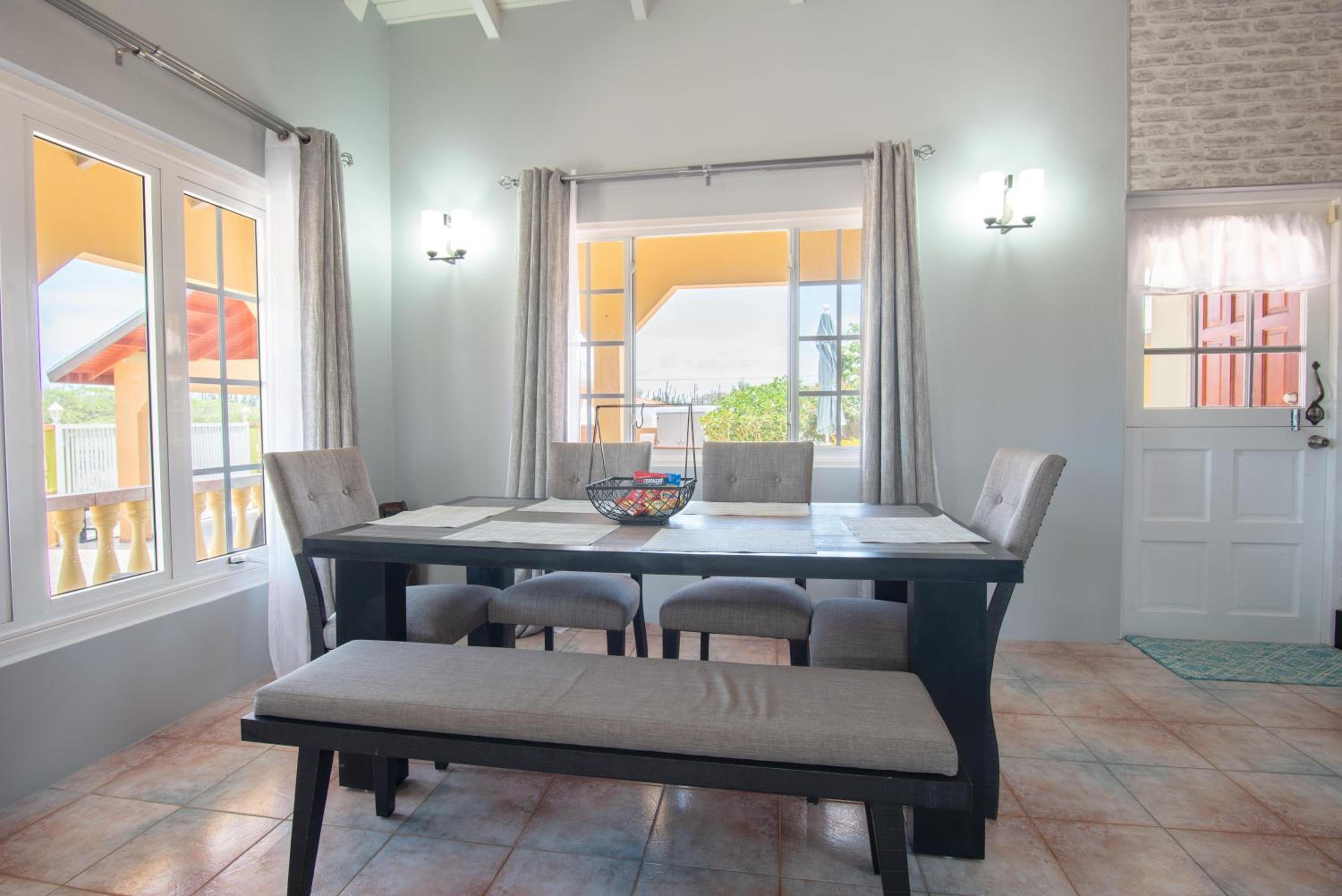 Cadushi Cove 4br Aruban Oasis Wpool & Bbq