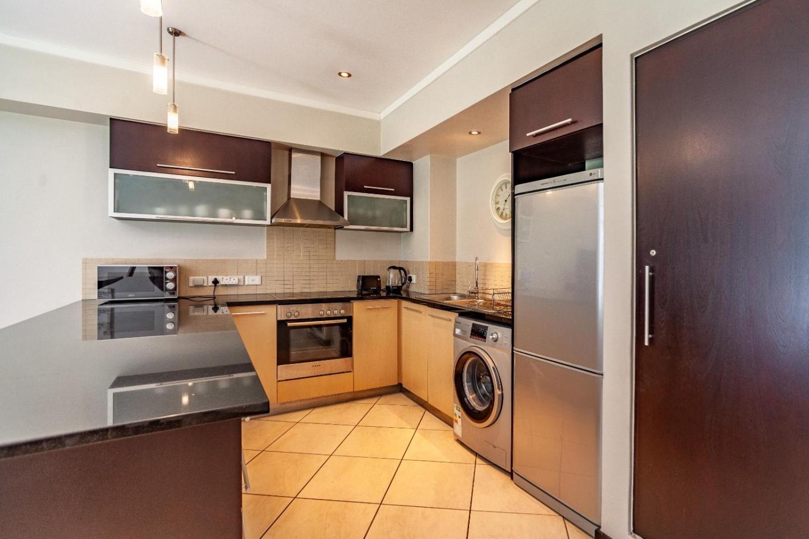 Modern 1 Bedroom Apartment No Loadshedding view 3