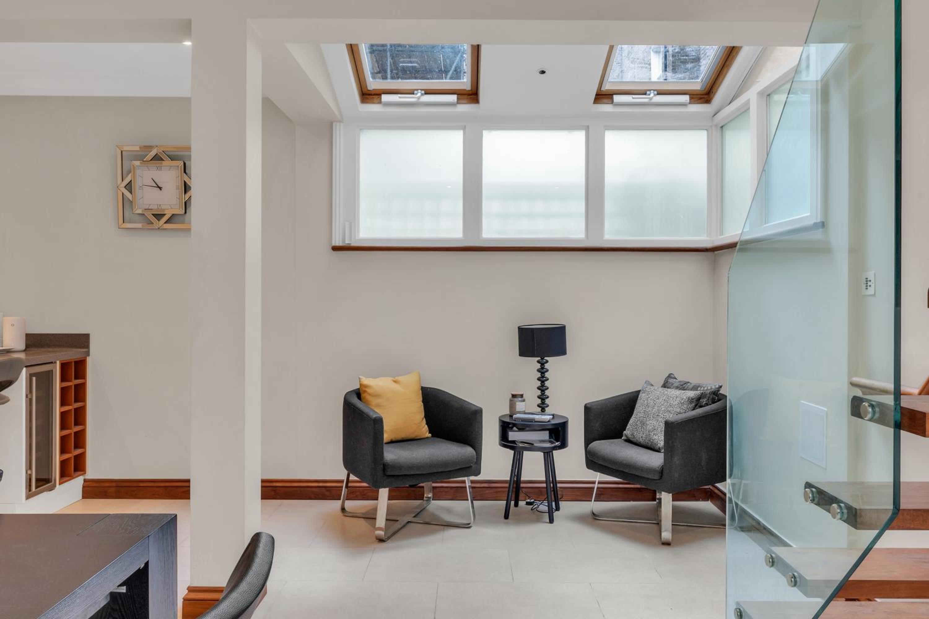 3-Bed Grand Triplex in Westminster