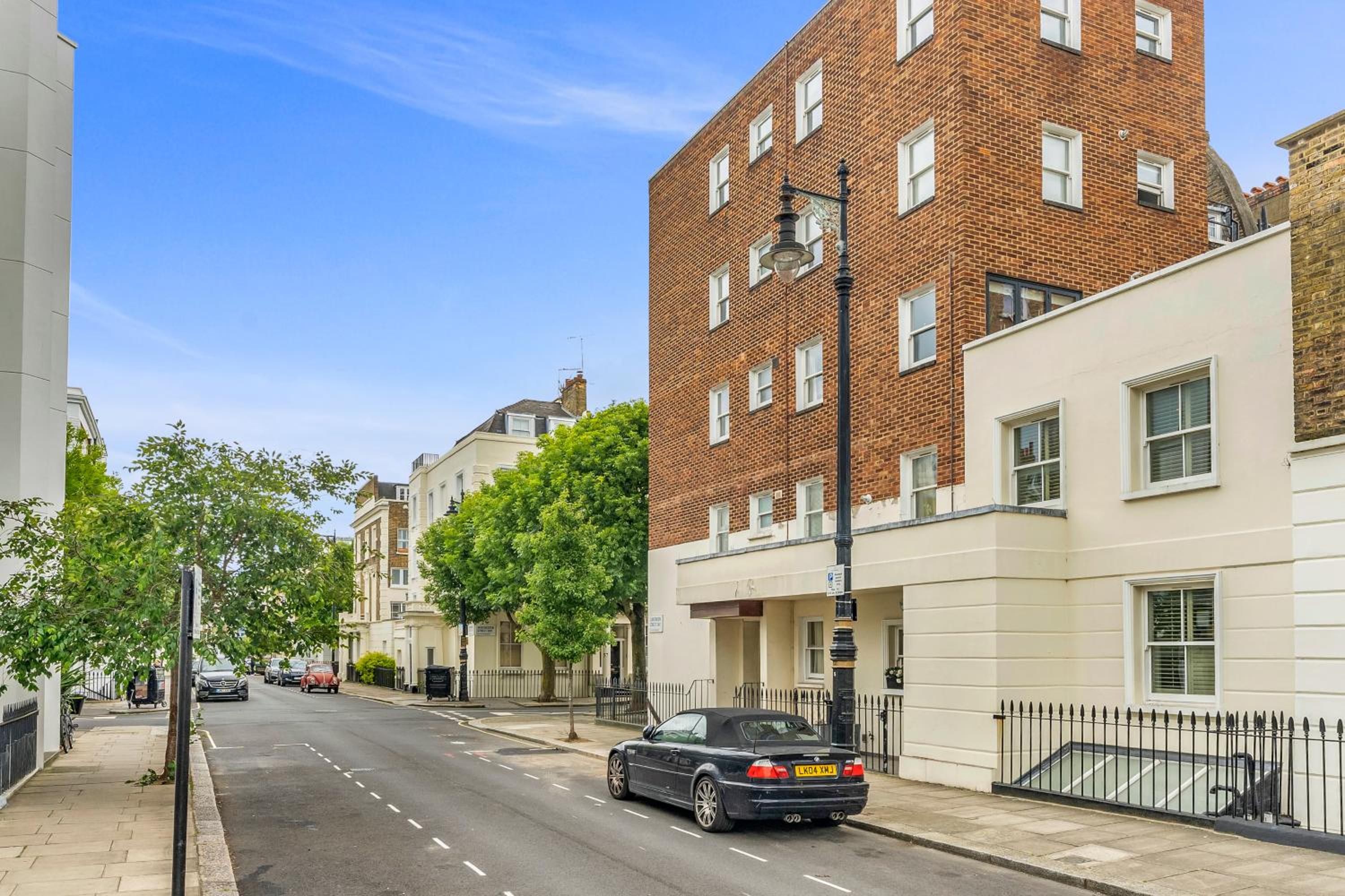 3-Bed Grand Triplex in Westminster