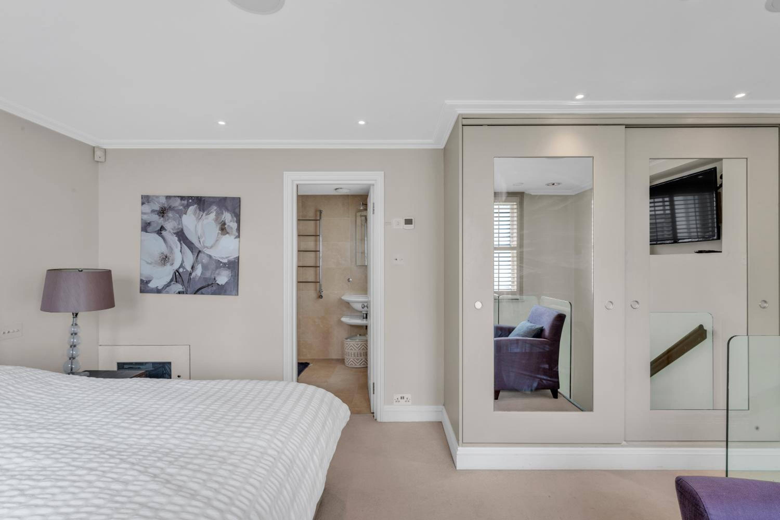 3-Bed Grand Triplex in Westminster