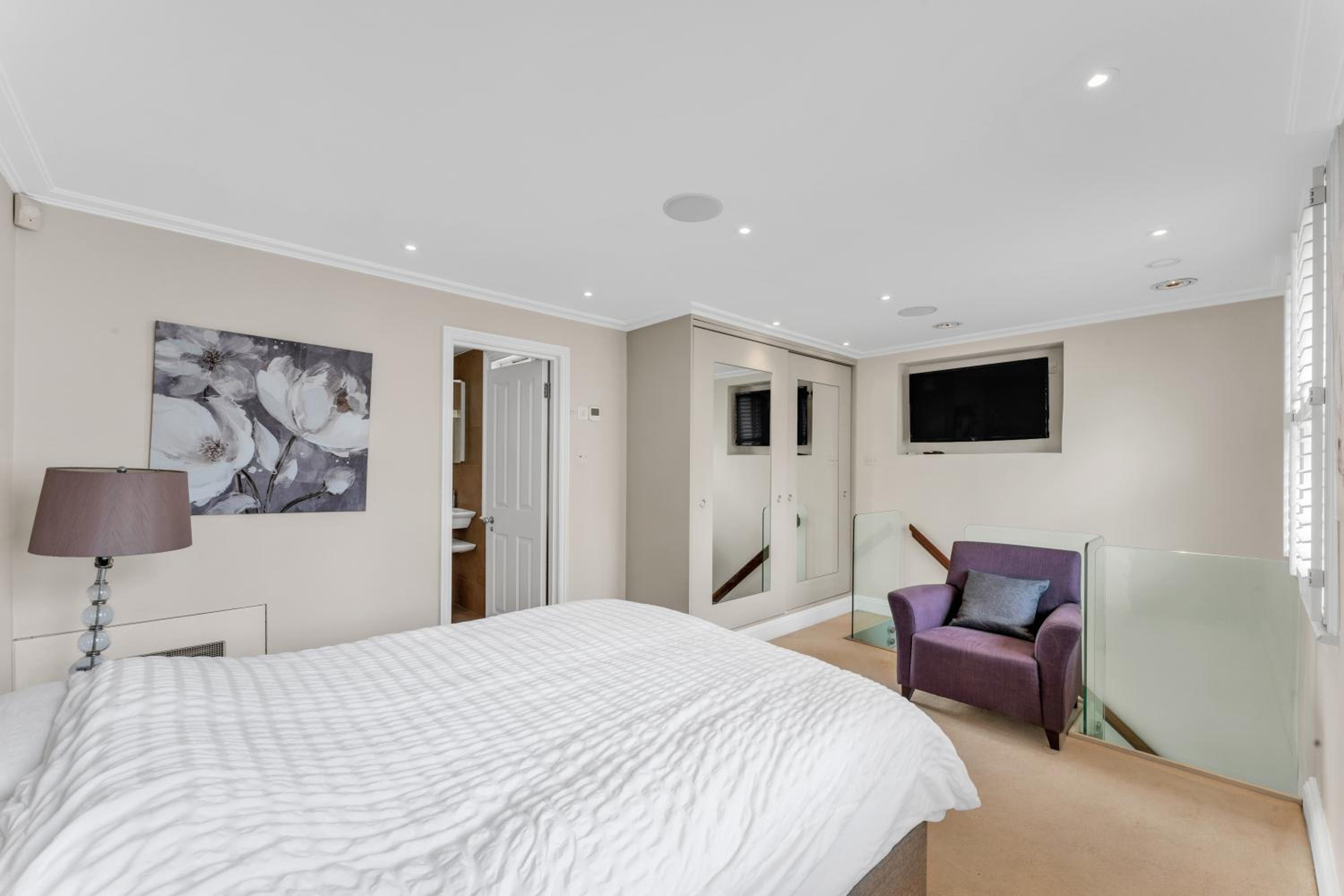 3-Bed Grand Triplex in Westminster