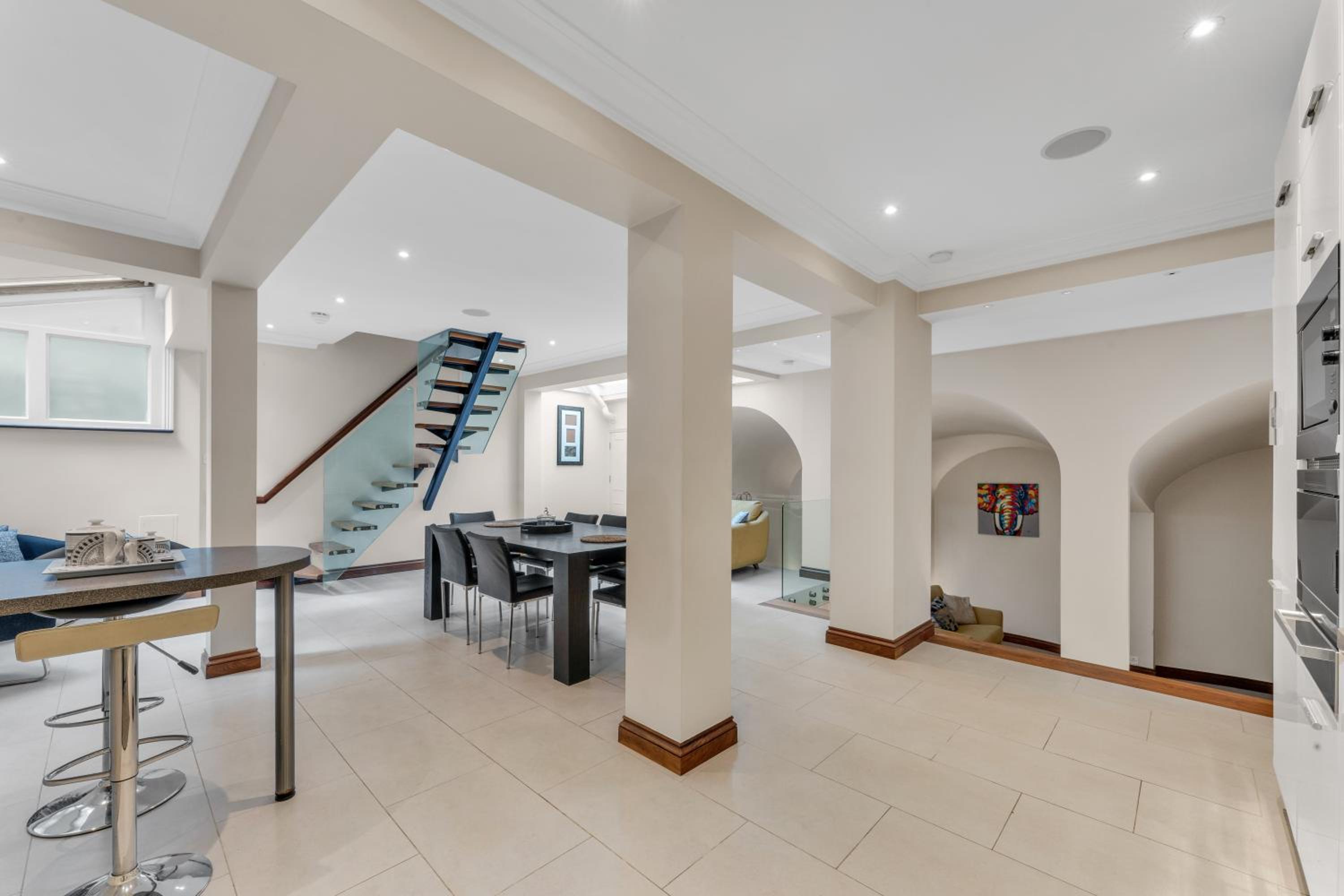 3-Bed Grand Triplex in Westminster