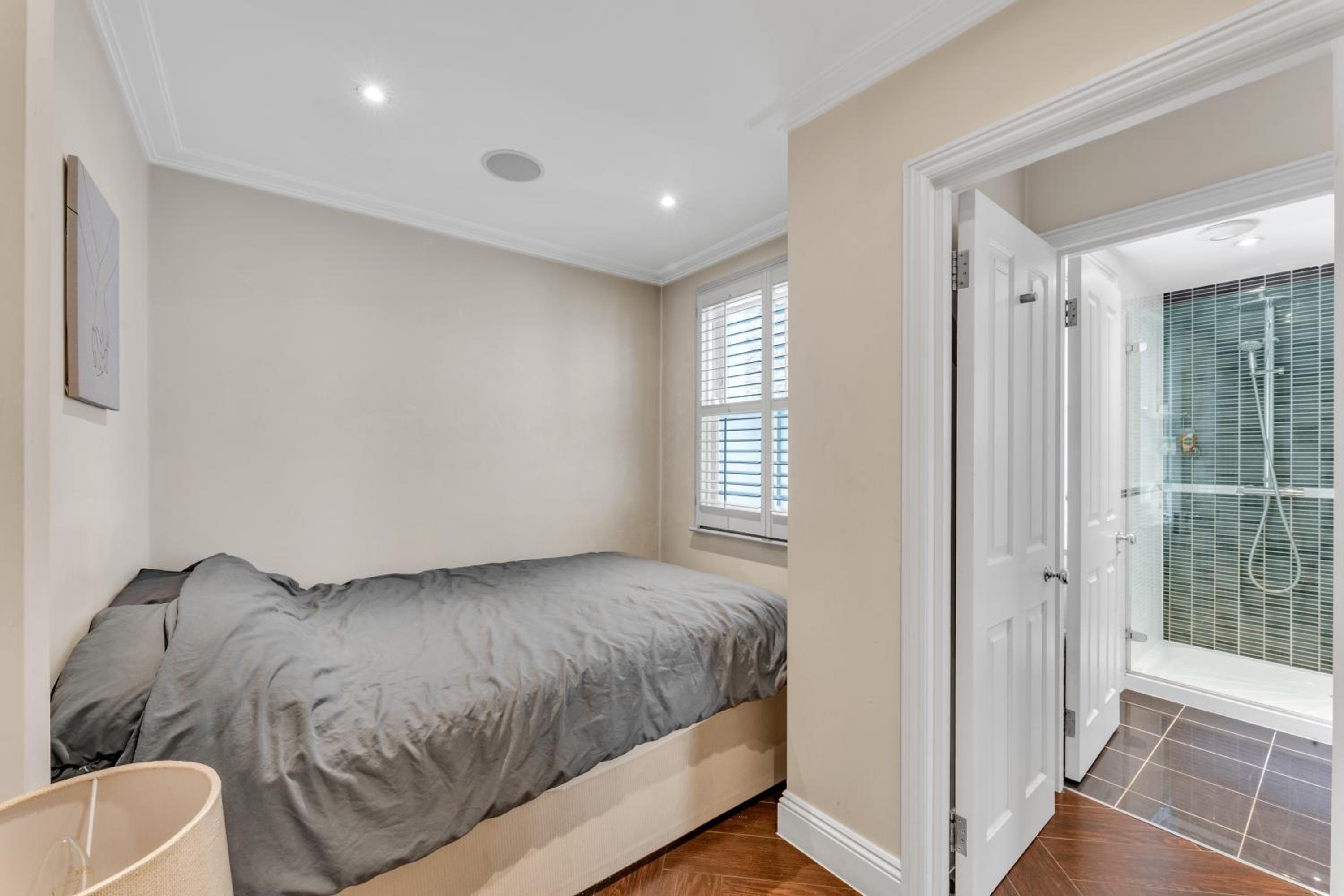 3-Bed Grand Triplex in Westminster